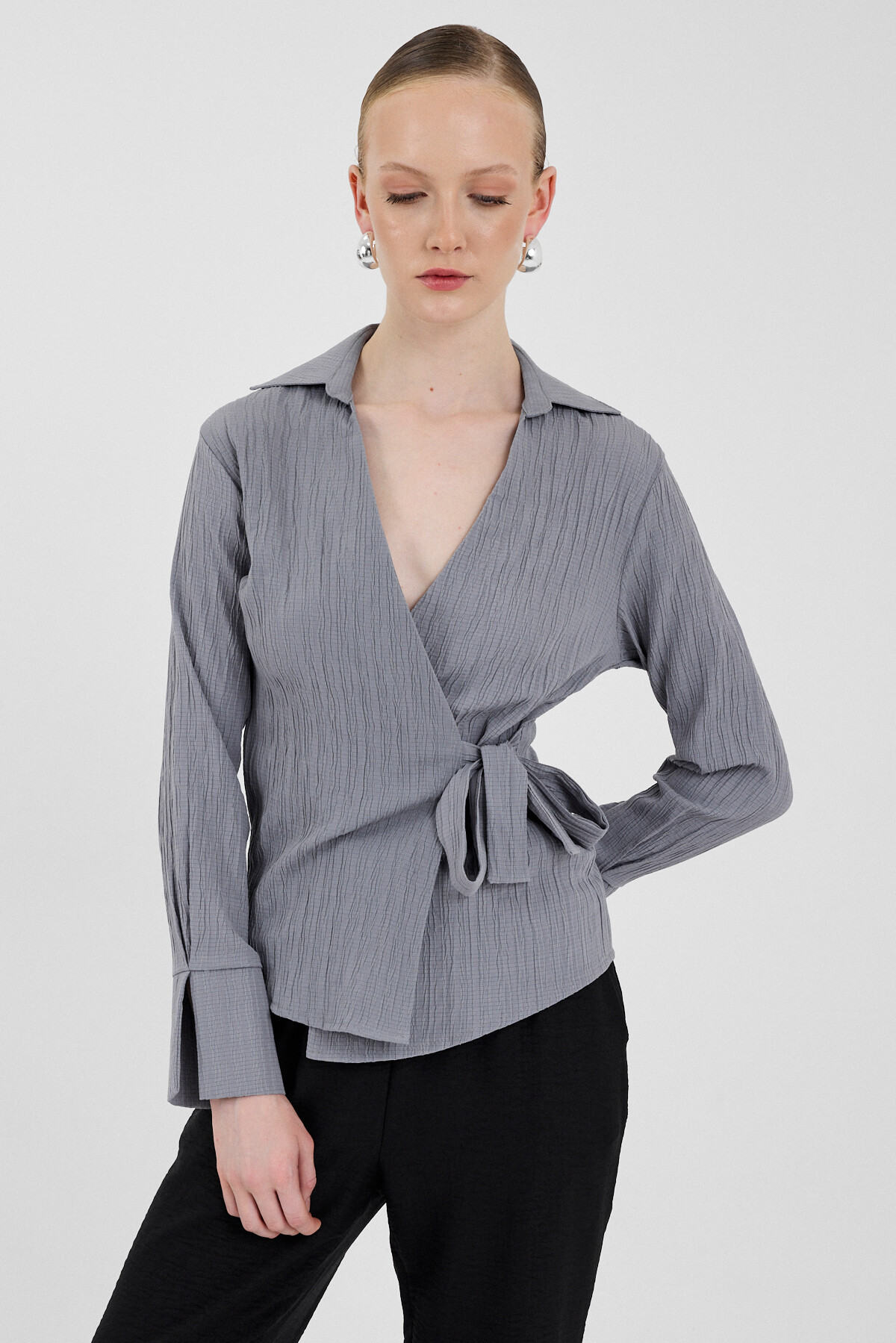 Gri Ön Bağlama Detaylı Uzun Kol Bluz 8019A - 7