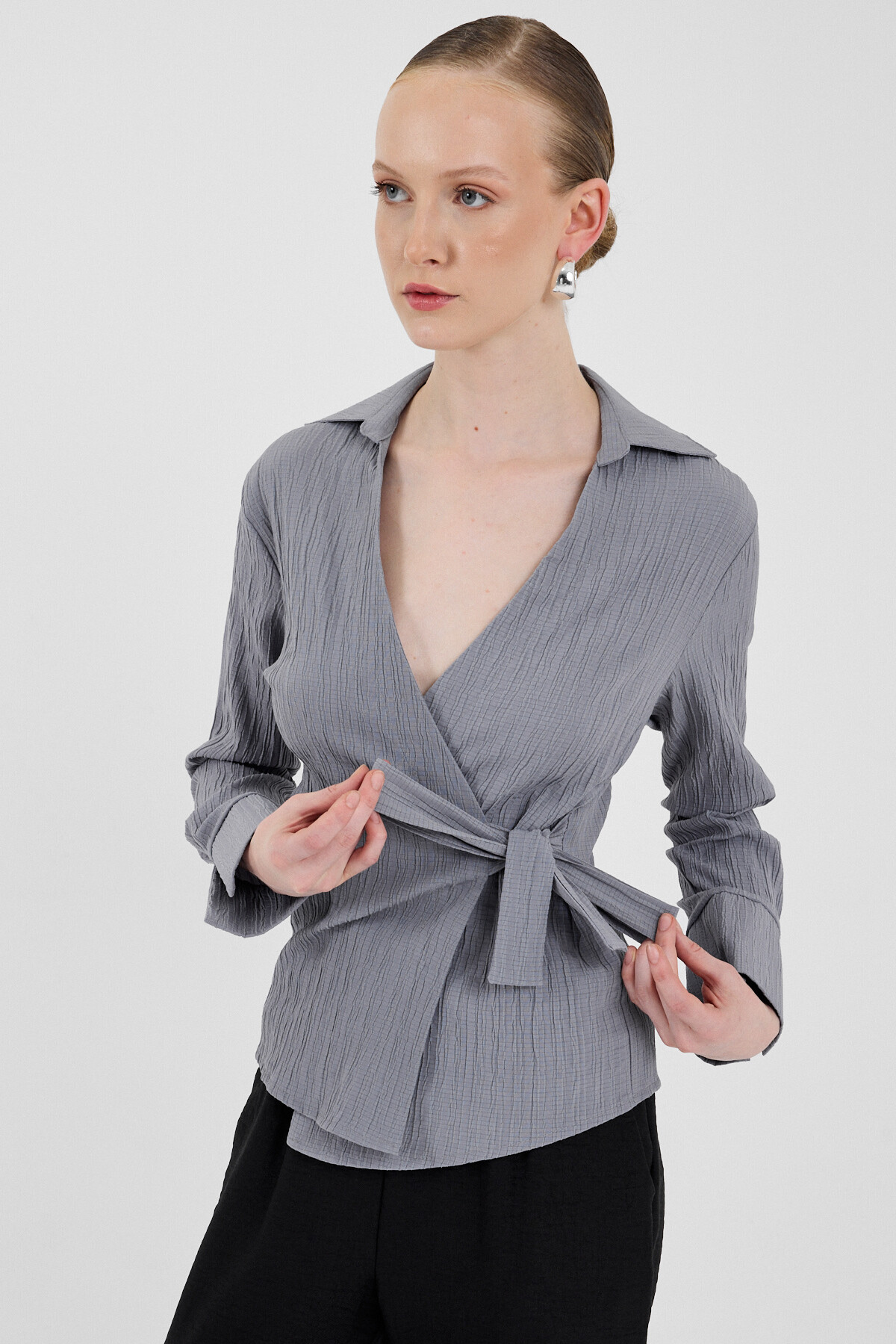 Gri Ön Bağlama Detaylı Uzun Kol Bluz 8019A - 6
