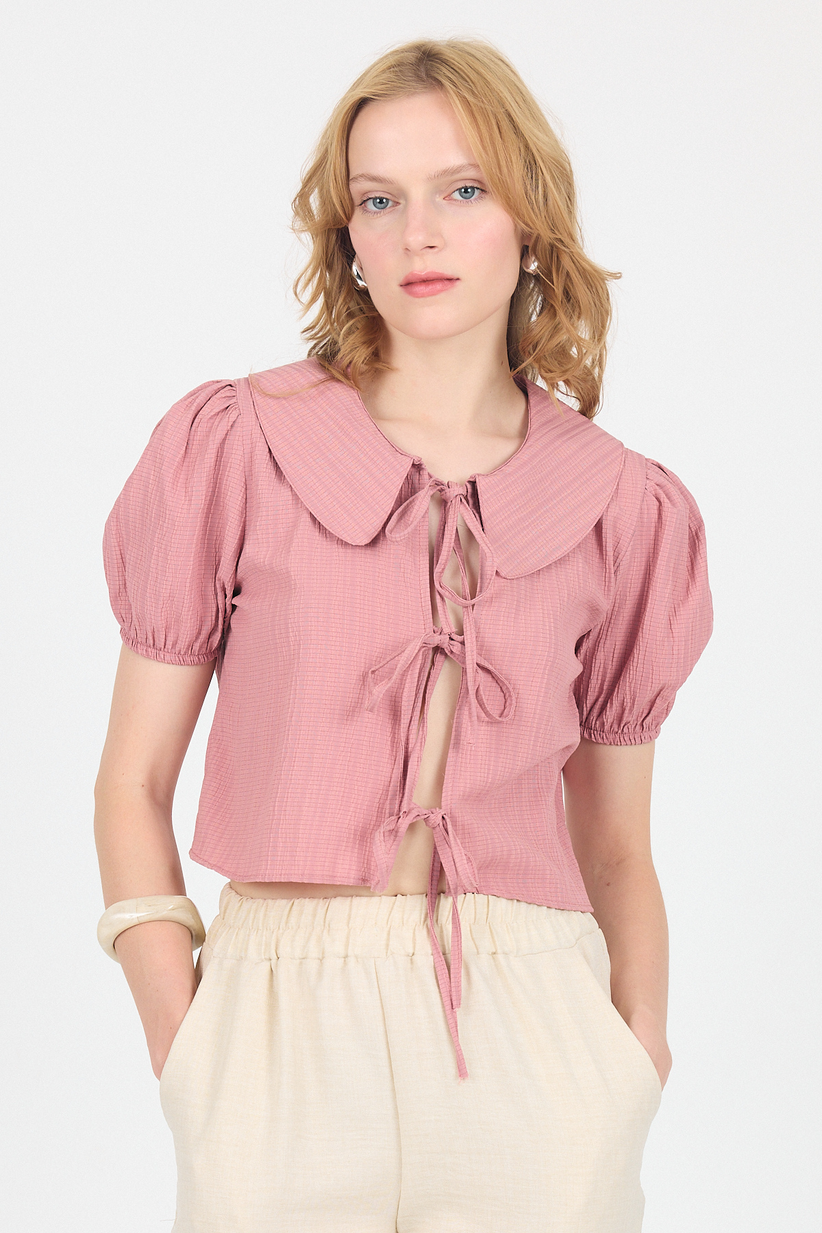 Gül Bağlama Detaylı Bebe Yaka Crop Bluz 8064 - 1