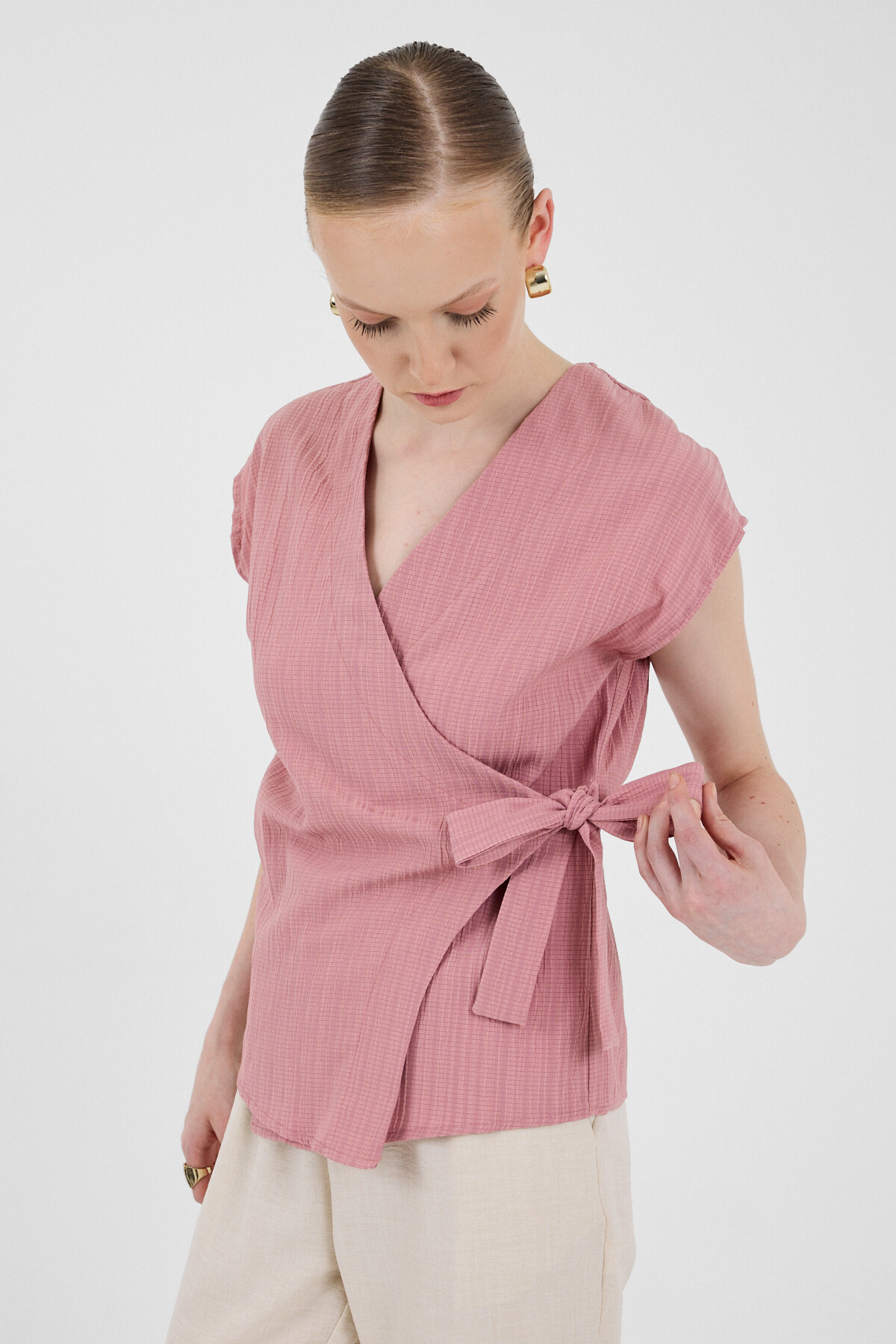 Gül Kruvaze Yaka Bağlama Detaylı Bluz 8025A - 4