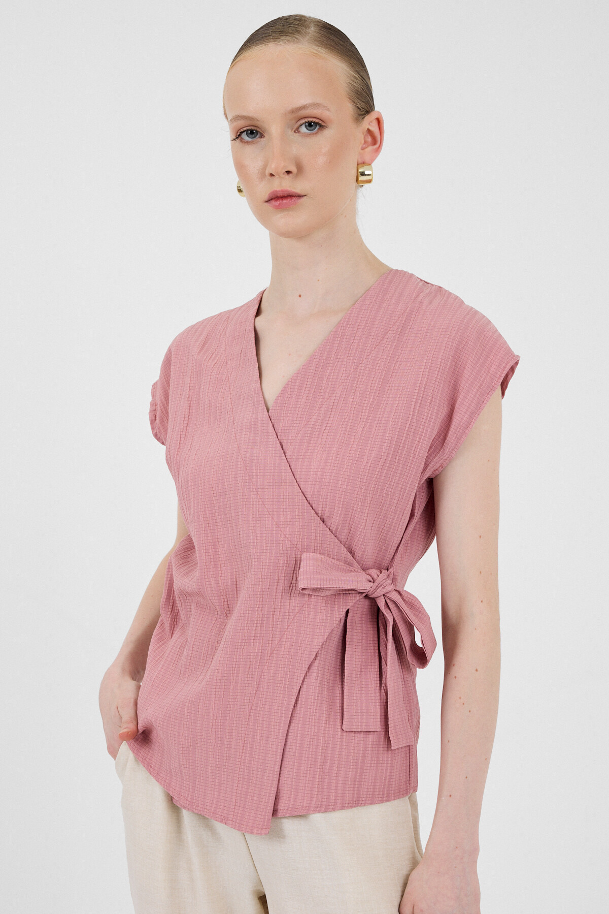 Gül Kruvaze Yaka Bağlama Detaylı Bluz 8025A 