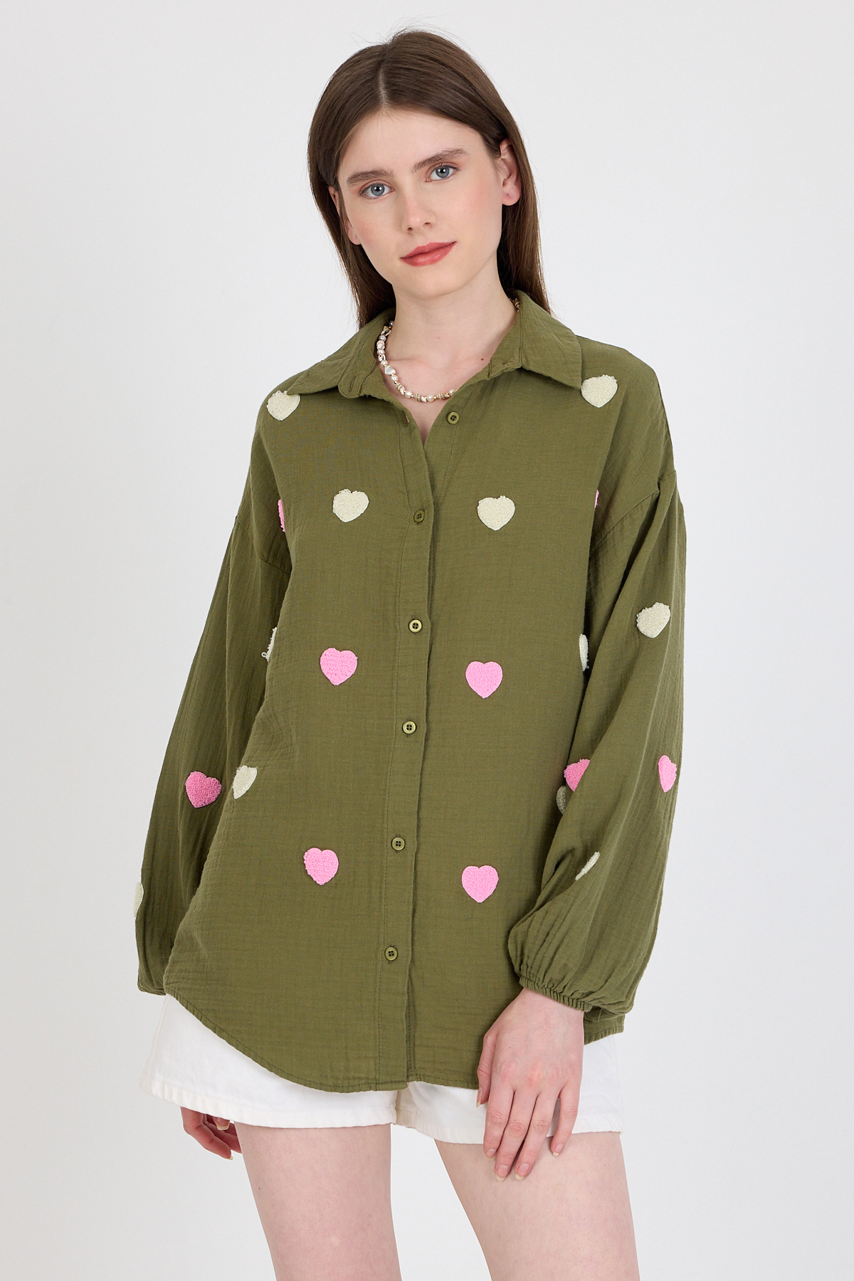 Haki %100 Pamuk Kalp Nakışlı Gömlek 4797A - 1