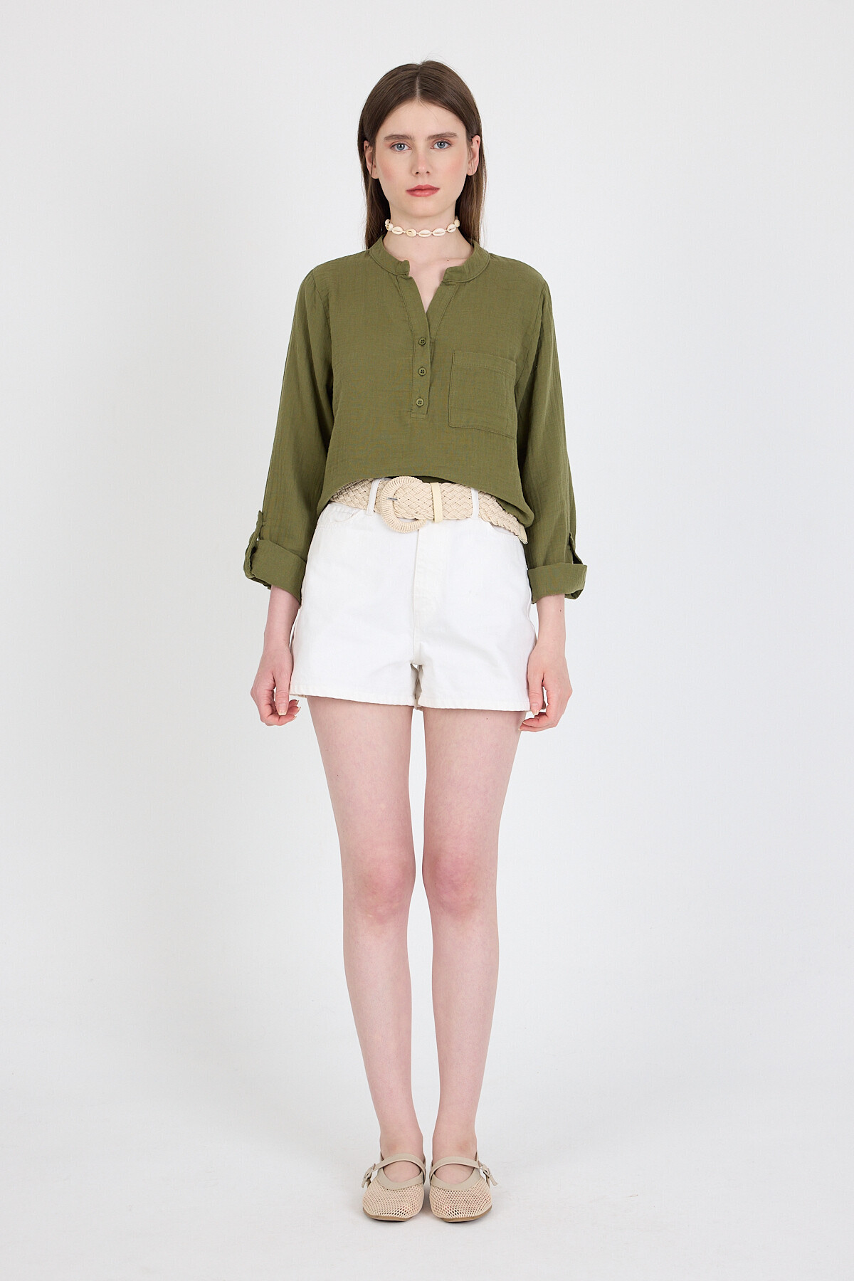 Haki %100 Pamuk Keten Görünümlü Hakim Yaka Crop Gömlek 4702A - 2