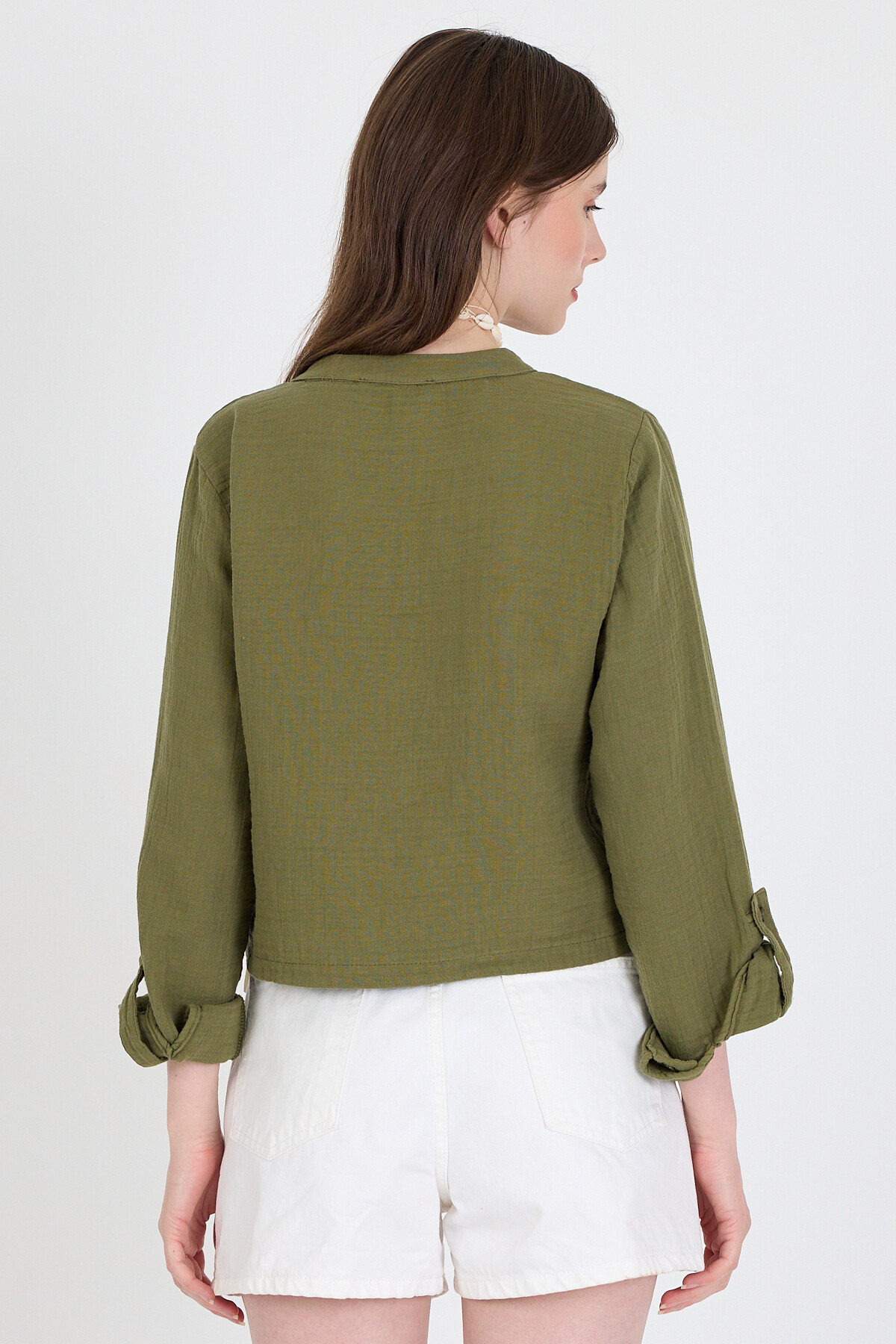 Haki %100 Pamuk Keten Görünümlü Hakim Yaka Crop Gömlek 4702A - 5