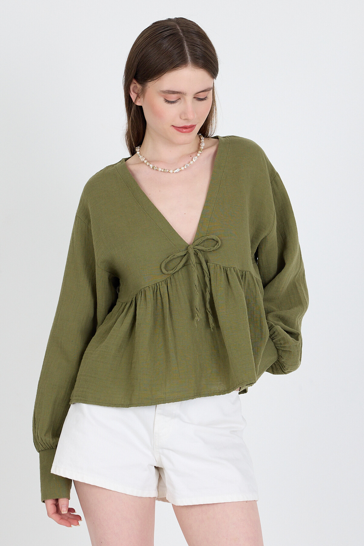 Haki %100 Pamuk V Yaka Ön Bağlama Detaylı Bluz 4784A - 6