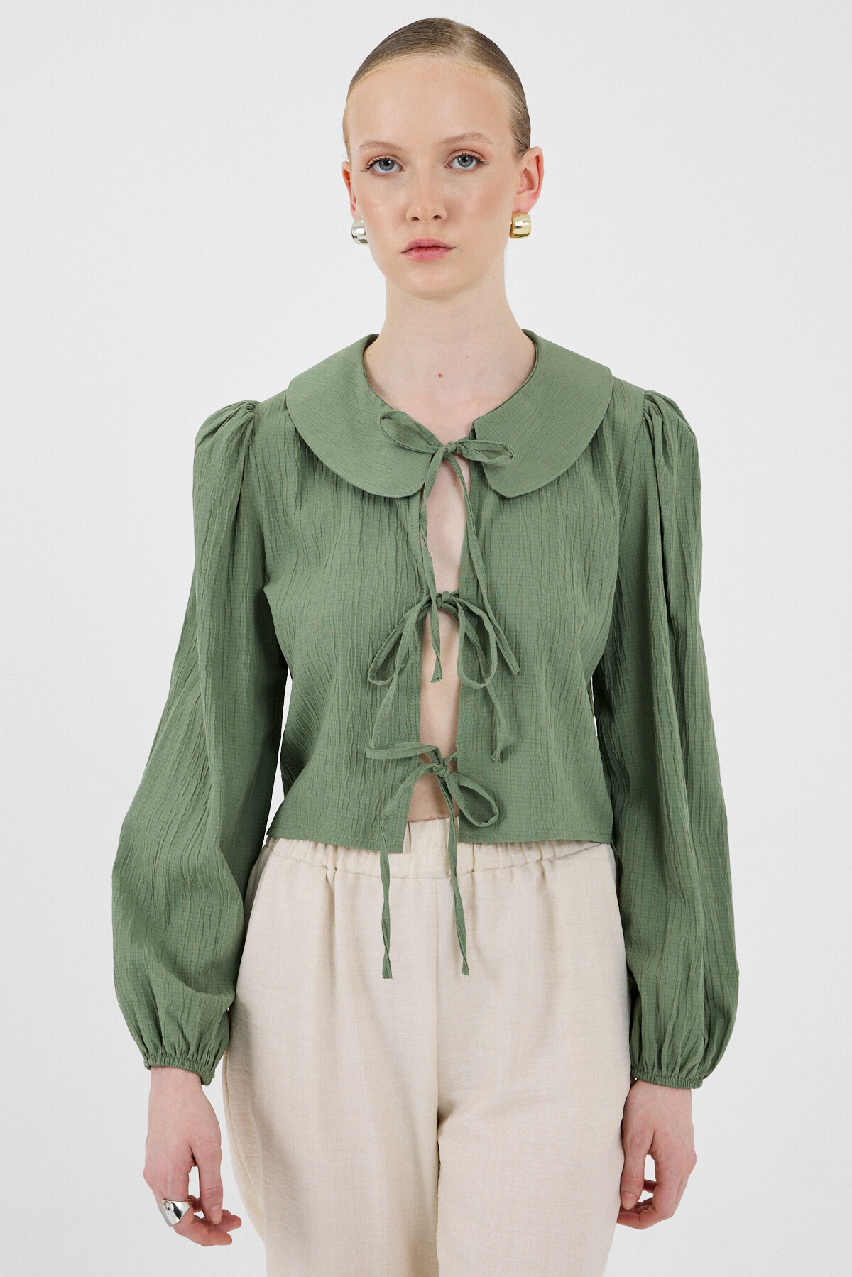 Haki Bağlama Detaylı Bebe Yaka Uzun Kollu Bluz 8020A 