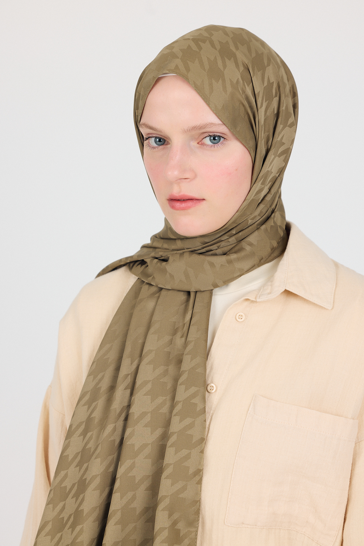 Haki Kazayağı Desenli Jakar Şal 5686 - RAYS (1)