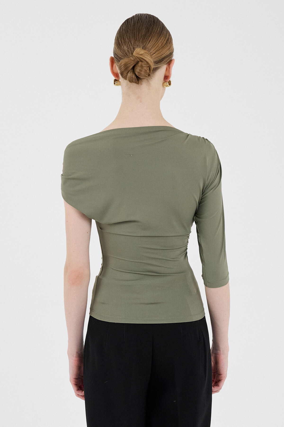 Haki Omuz Aksesuar Detaylı Yarım Kol Bluz 2490 - 5