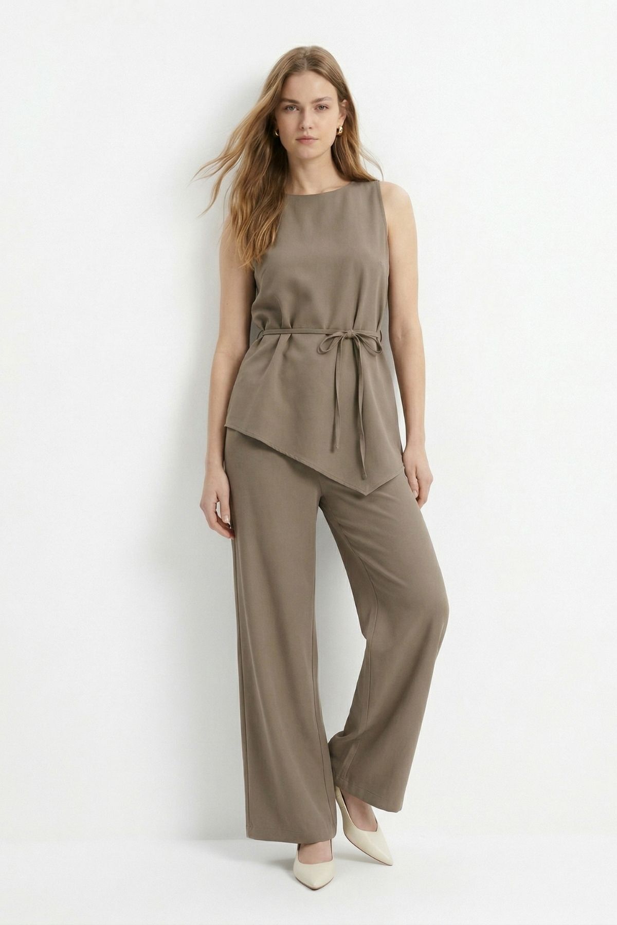 Haki Sıfır Kollu Kuşaklı Asimetrik Bluz ve Bol Paça Pantolon Takım 8861 - RAYS