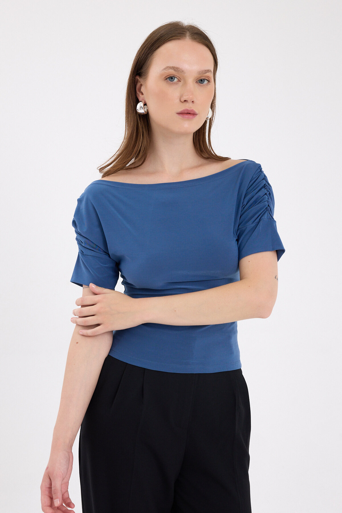 İndigo Kayık Yaka Kol Büzgülü Bluz 2515 - 1