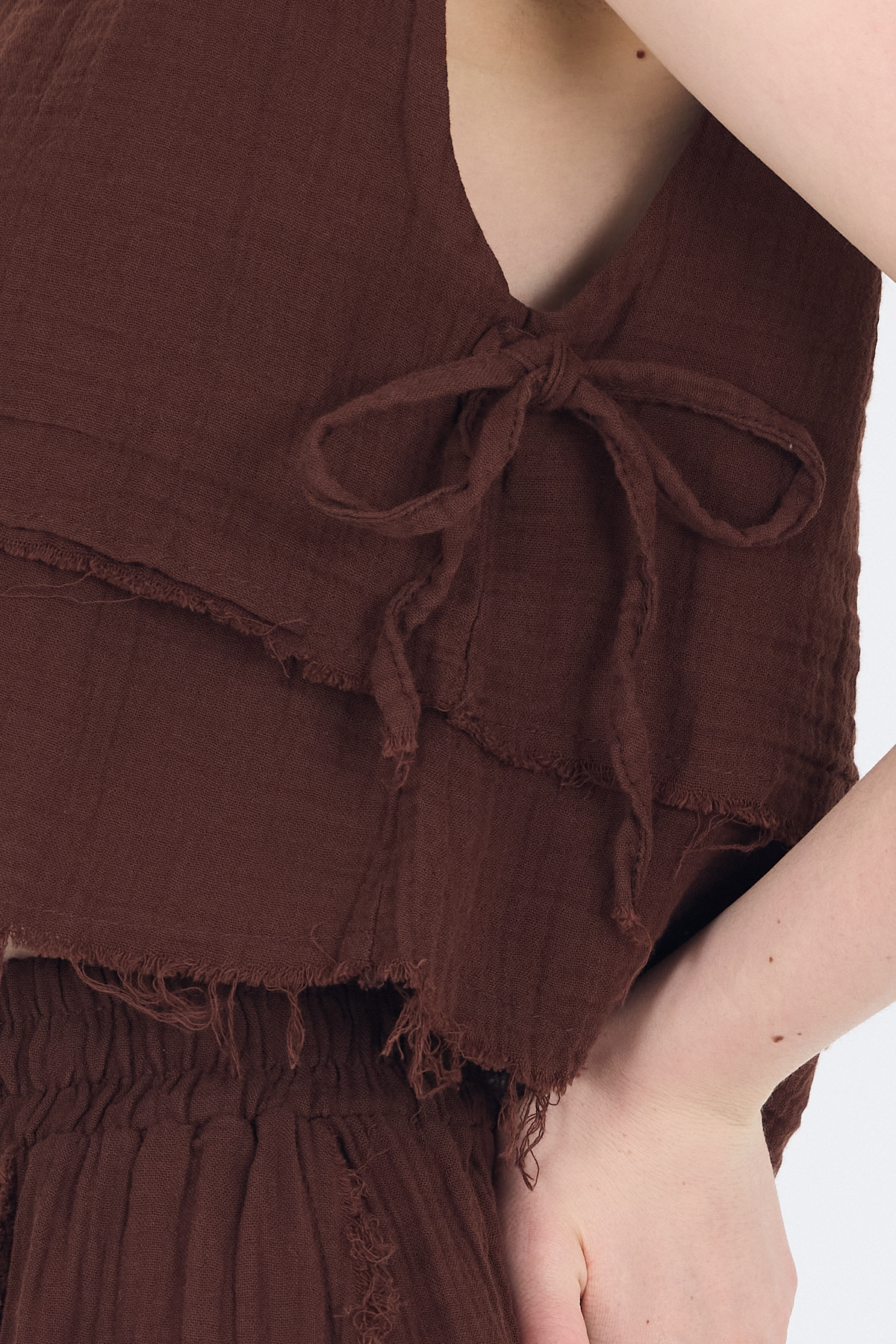 Kahve %100 Pamuk Yan Bağlama Detaylı Müslin Bluz 7041 - 4