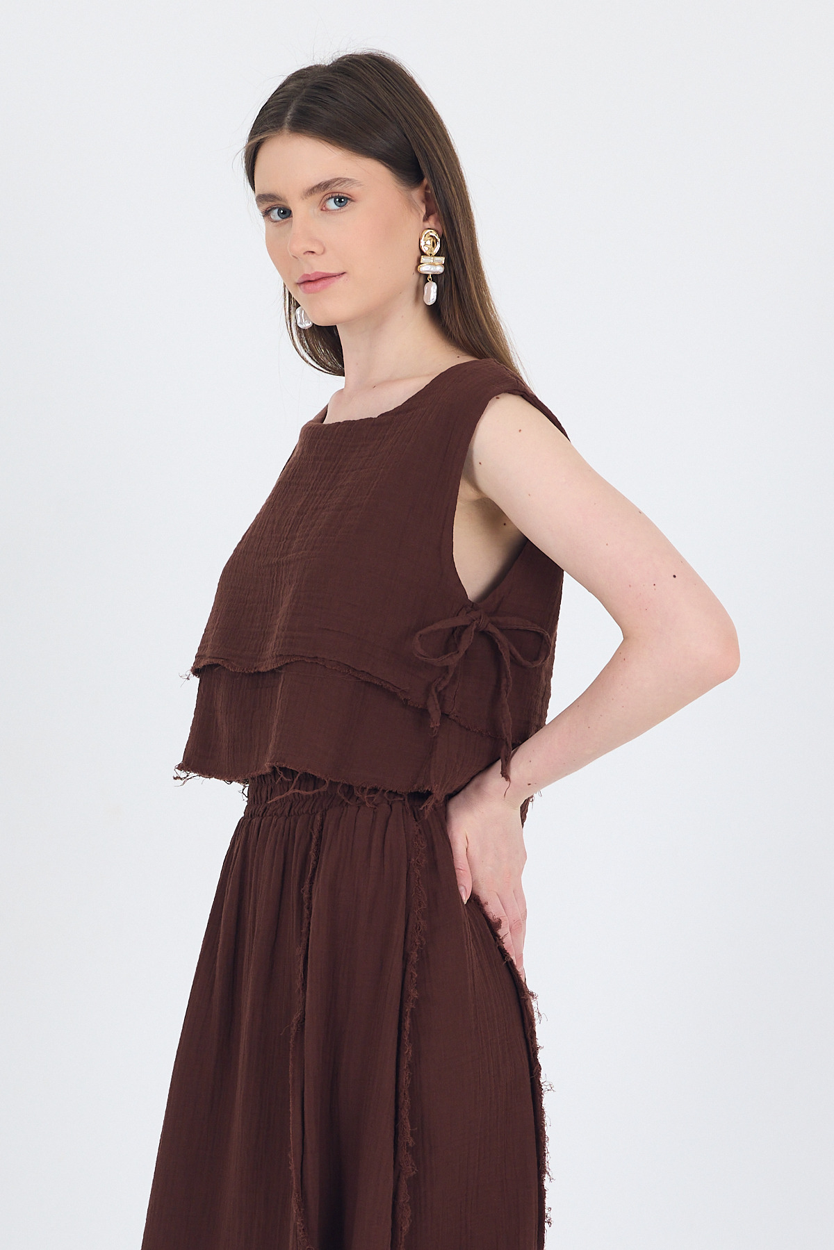 Kahve %100 Pamuk Yan Bağlama Detaylı Müslin Bluz 7041 - 6