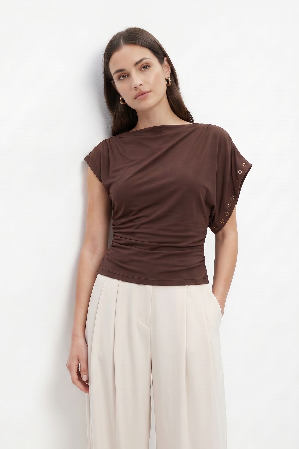 Kahve Asimetrik Kol Zımbalı Bluz 36003 - 1