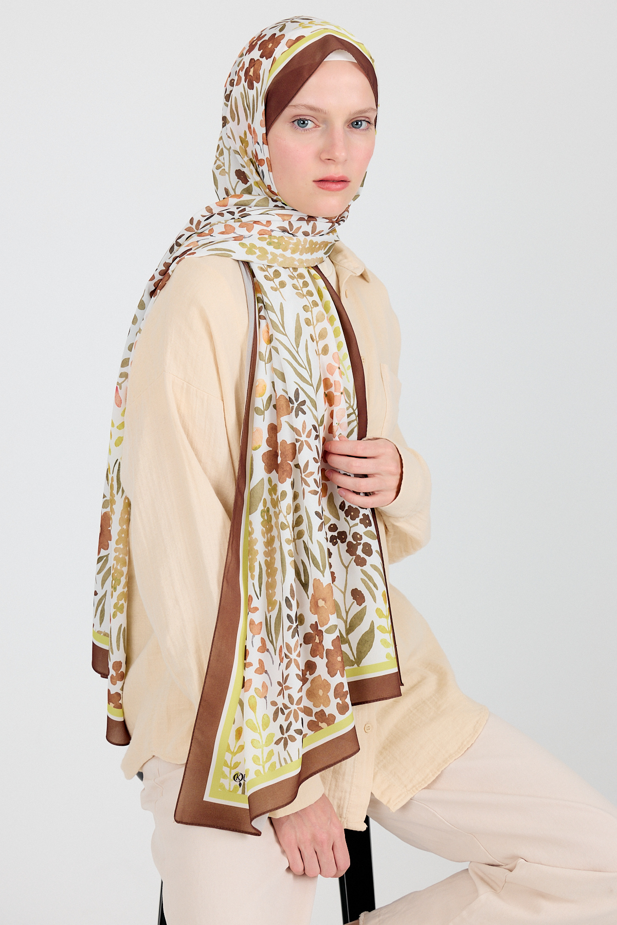 Kahve Çiçek Desenli Şal 5677 - 2