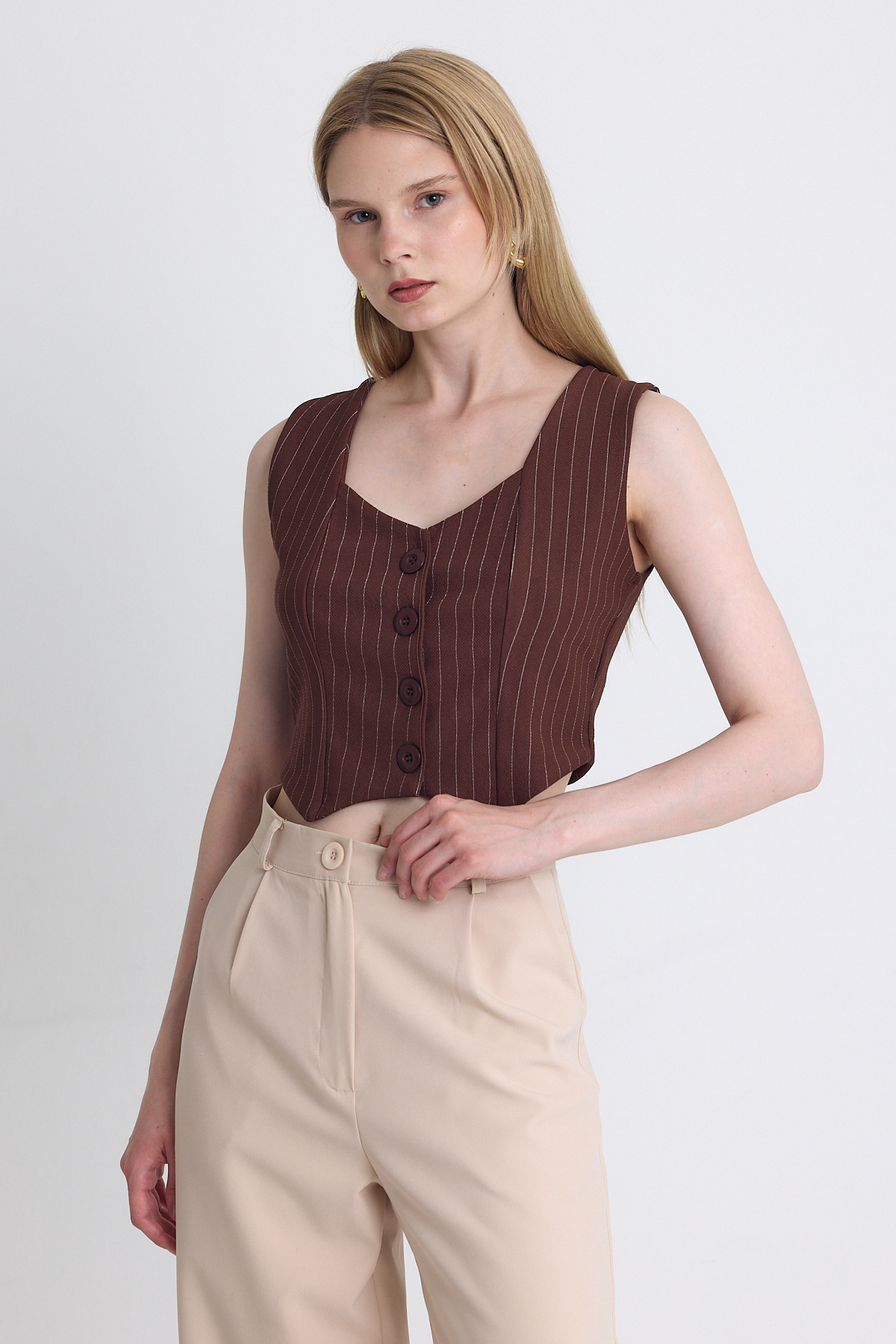 Kahve Çizgili V Yaka Pens Detaylı Düğmeli Crop Yelek 4288A - 6