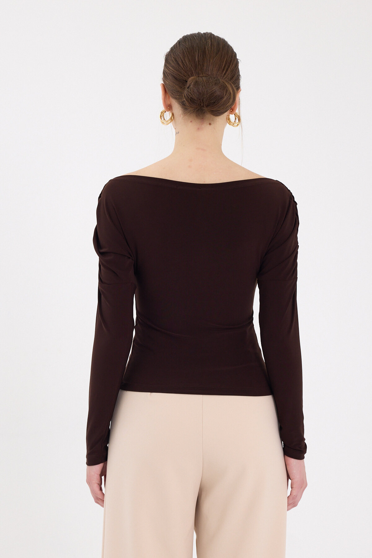 Kahve Kayık Yaka Kol Büzgülü Bluz 2433 - 5