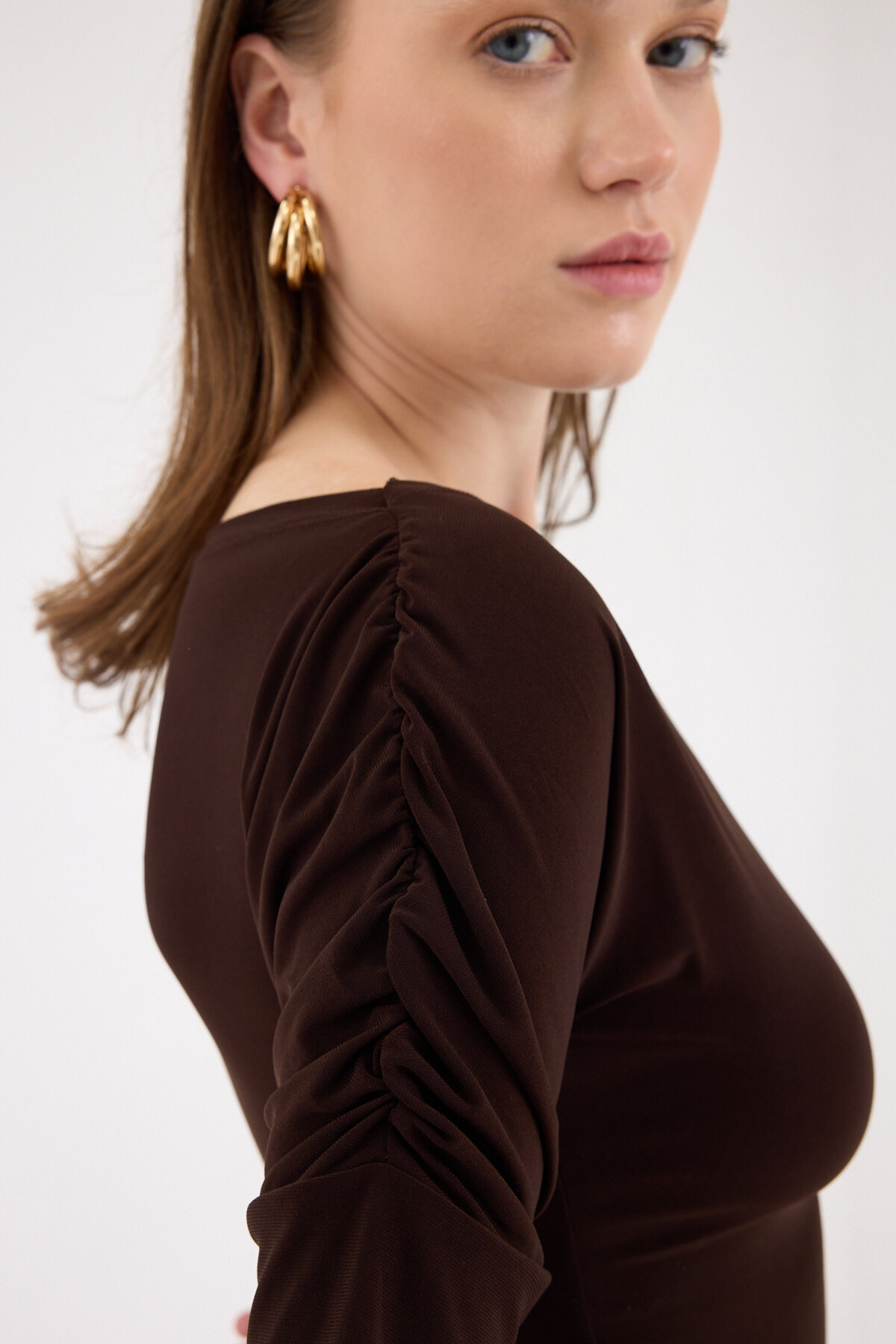 Kahve Kayık Yaka Kol Büzgülü Bluz 2515 - 4