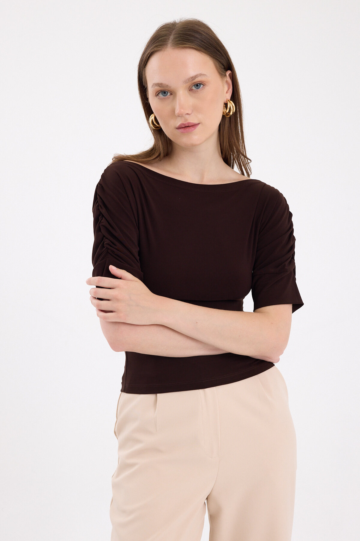 Kahve Kayık Yaka Kol Büzgülü Bluz 2515 - 2