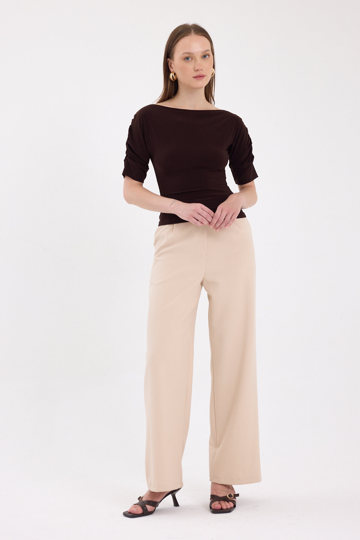 Kahve Kayık Yaka Kol Büzgülü Bluz 2515 - RAYS