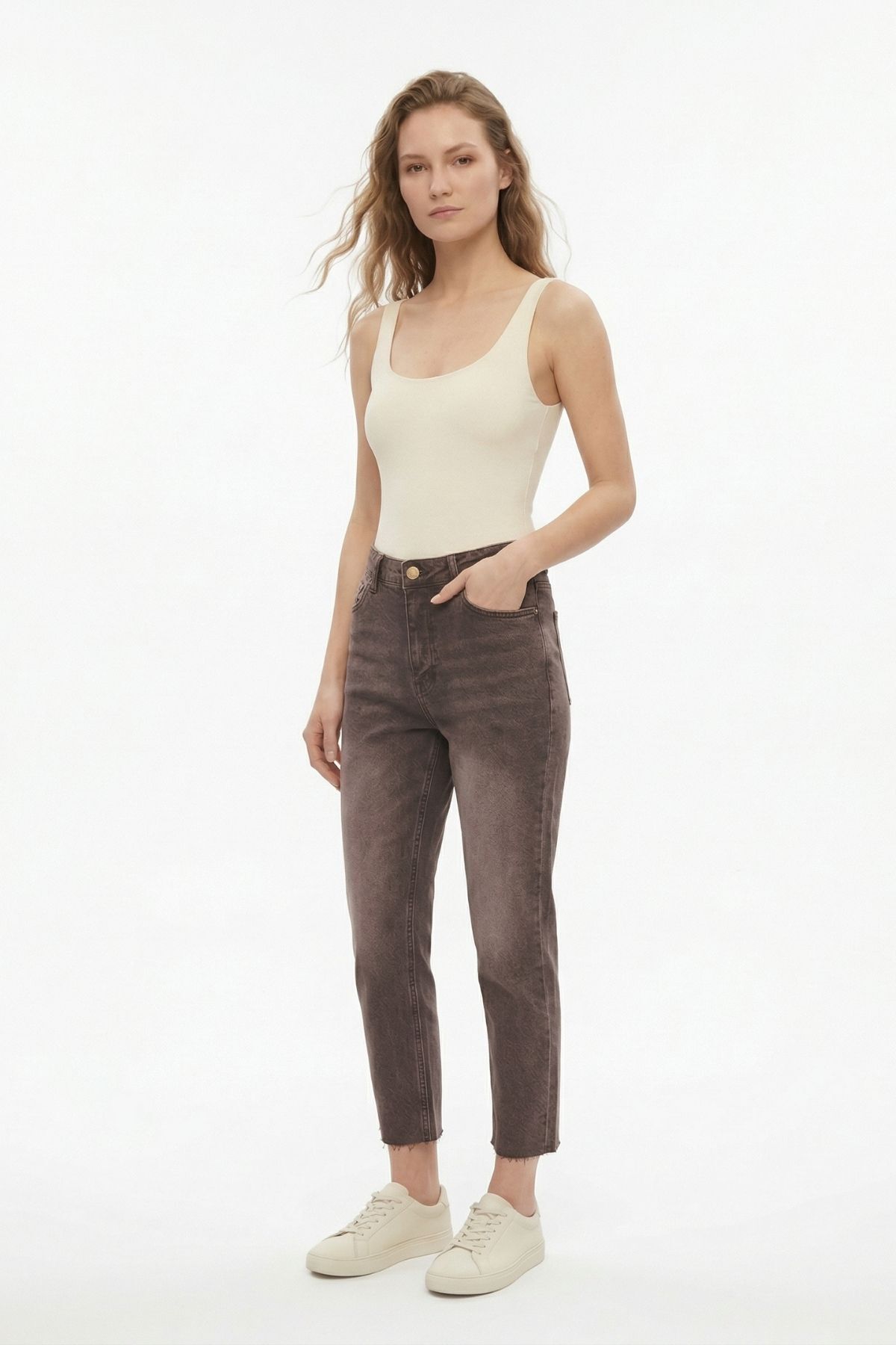 Kahve Paça Kesik Yıkamalı Jean 1303 - 1