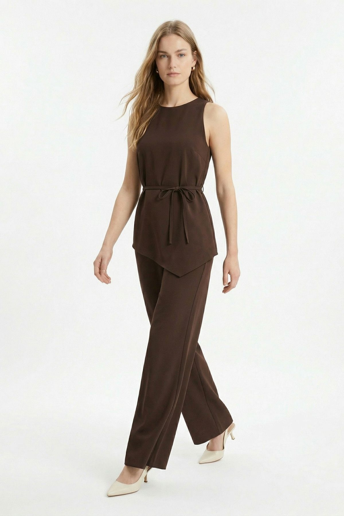 Kahve Sıfır Kollu Kuşaklı Asimetrik Bluz ve Bol Paça Pantolon Takım 8861 - 1