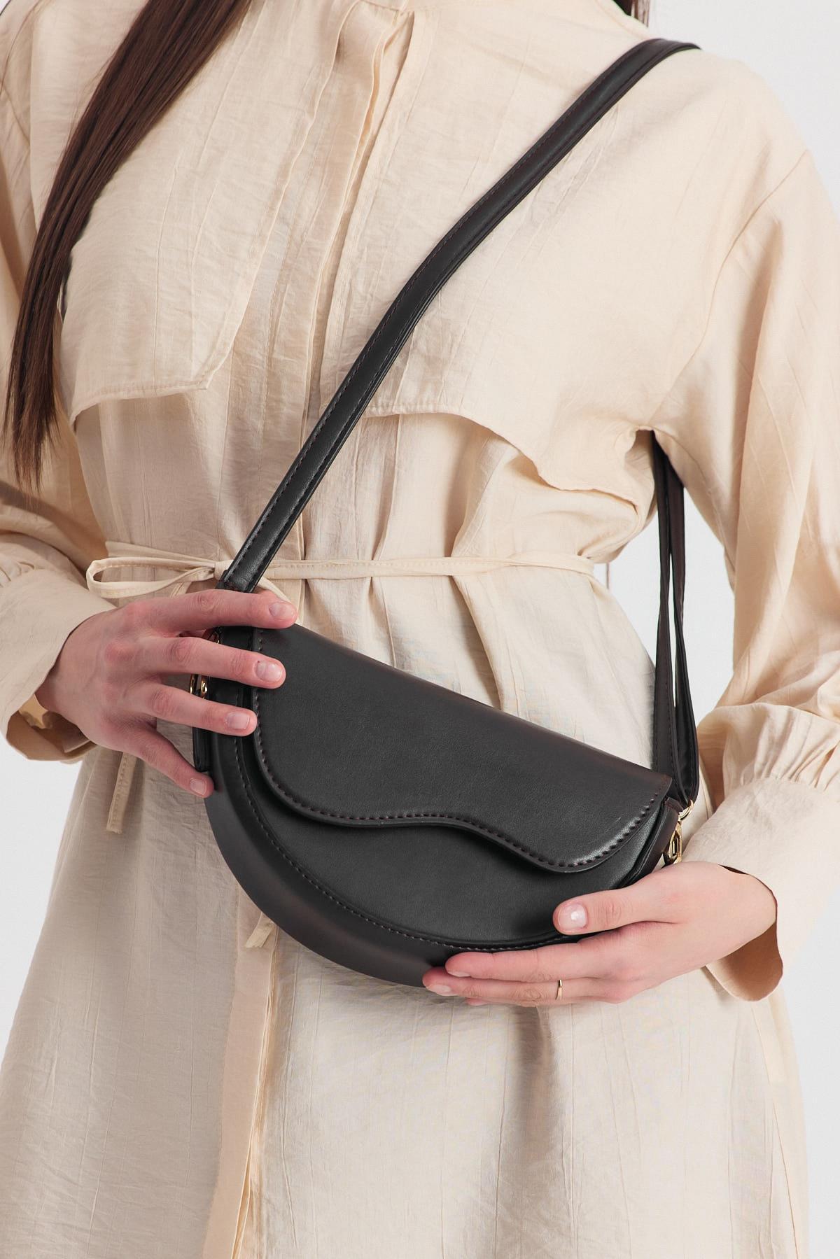 Kahve Simetri Kapak Detaylı Omuz Çantası 3024 - RAYS (1)