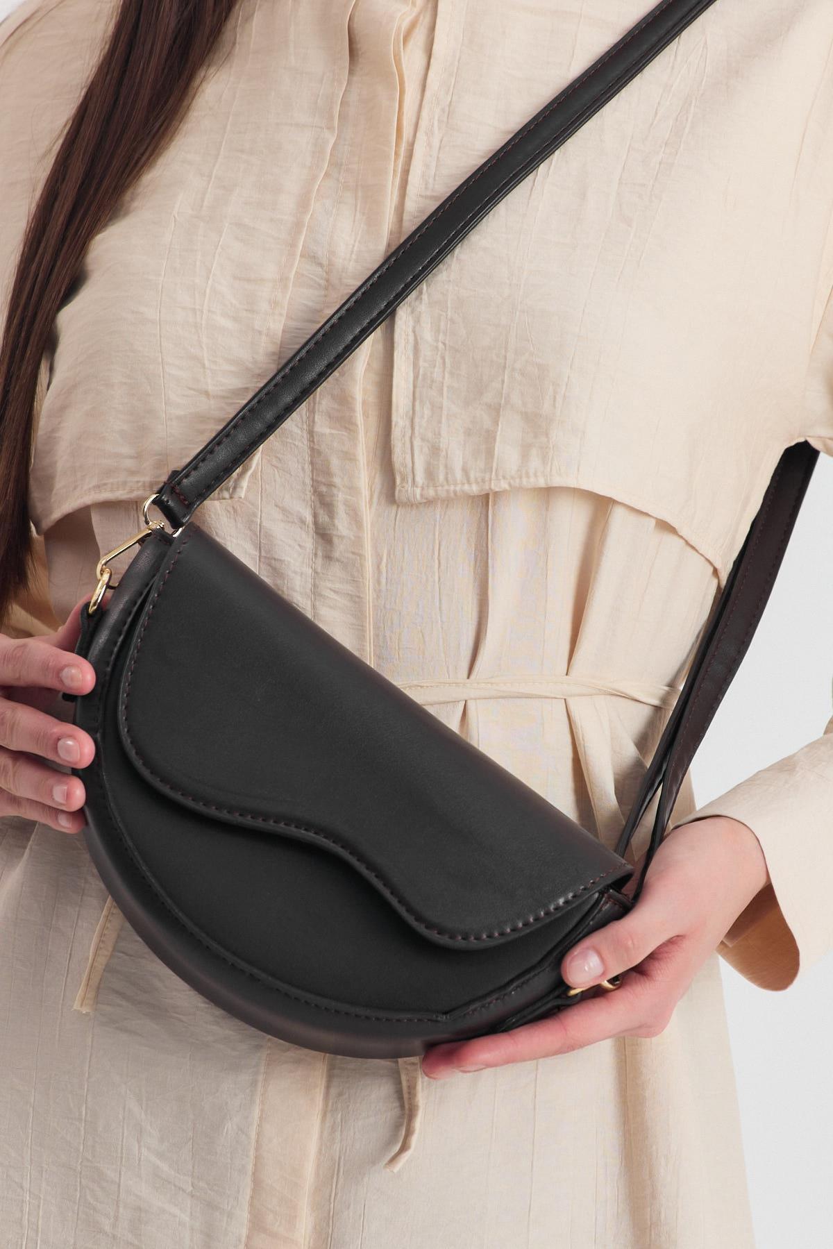 Kahve Simetri Kapak Detaylı Omuz Çantası 3024 - 3