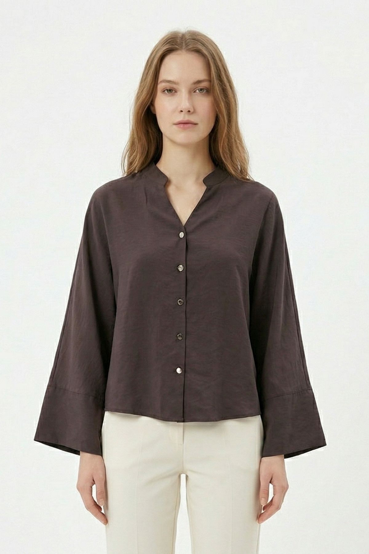 Kahve V Kesim Düğmeli Bluz 8022 - RAYS (1)