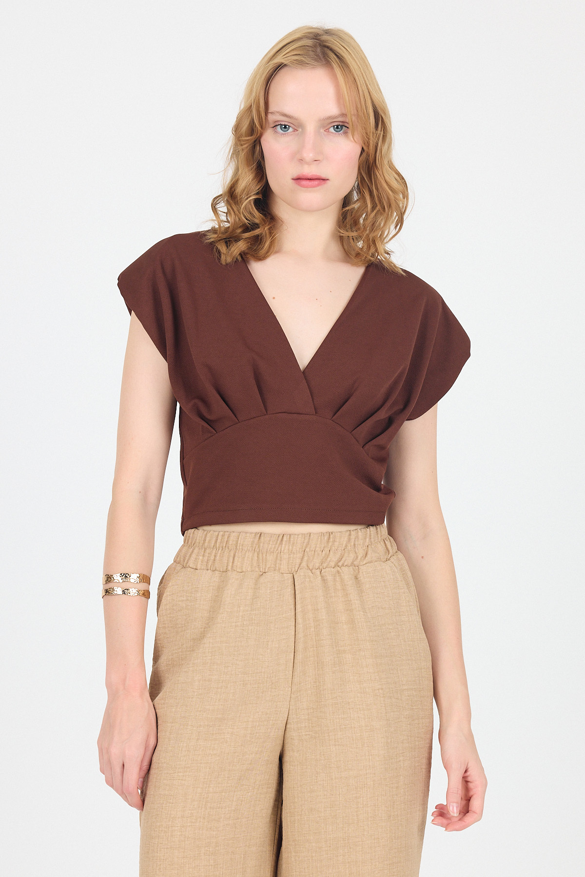 Kahve Vatkalı V Yaka Kruvaze Crop Bluz 4227 - 2