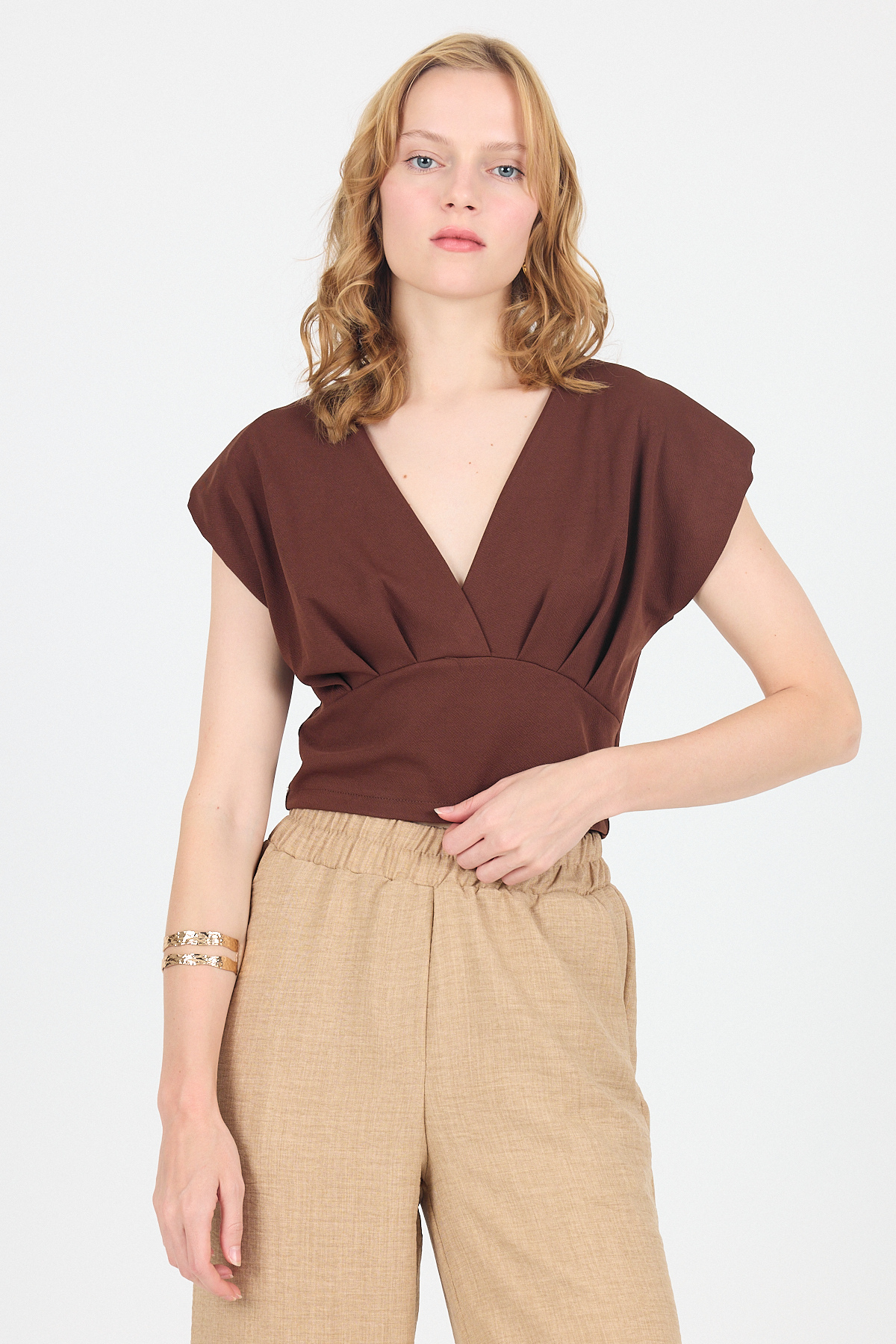 Kahve Vatkalı V Yaka Kruvaze Crop Bluz 4227 - 6