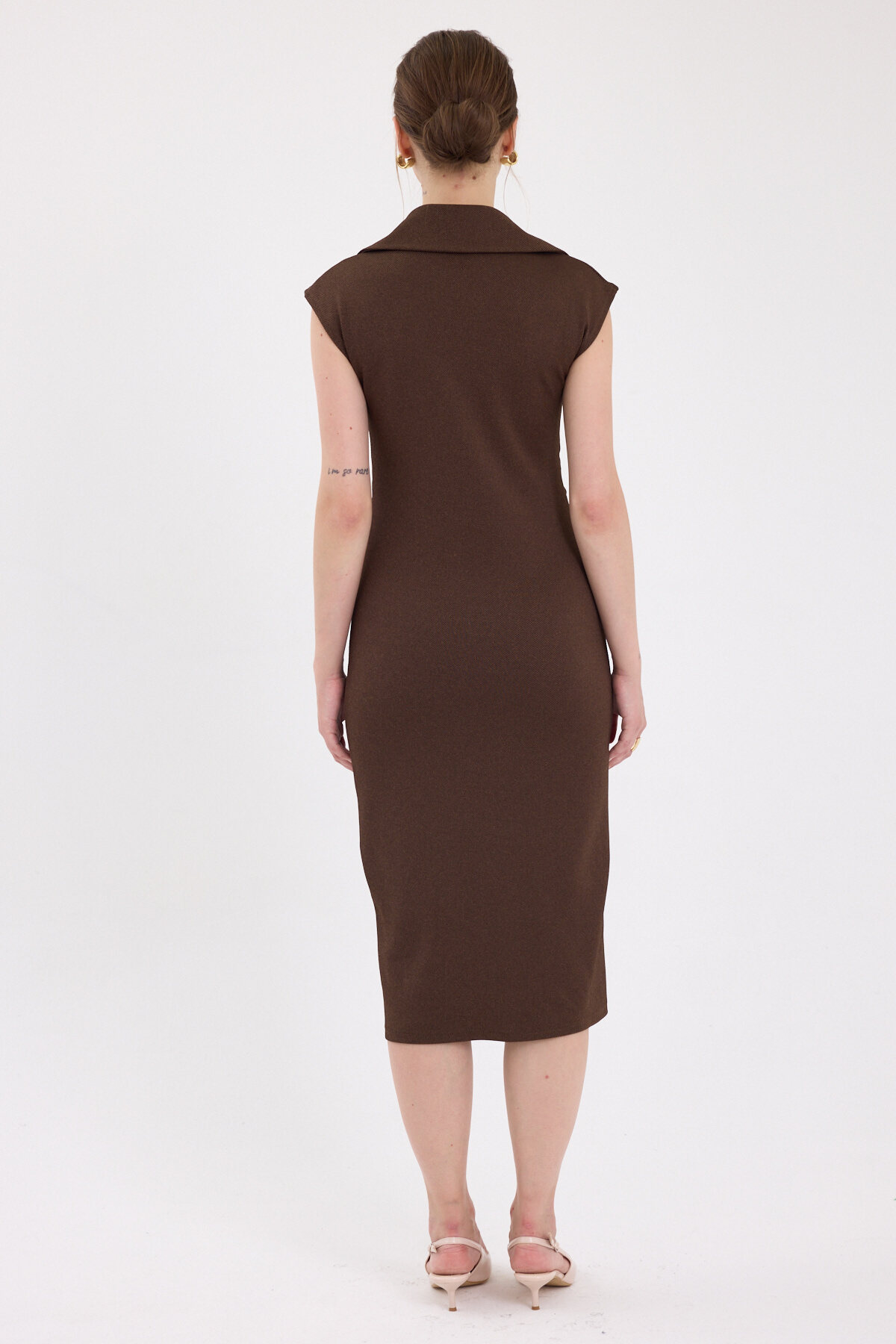 Kahve Yanları Büzgülü Kolsuz Gömlek Midi Elbise 8117A - 5