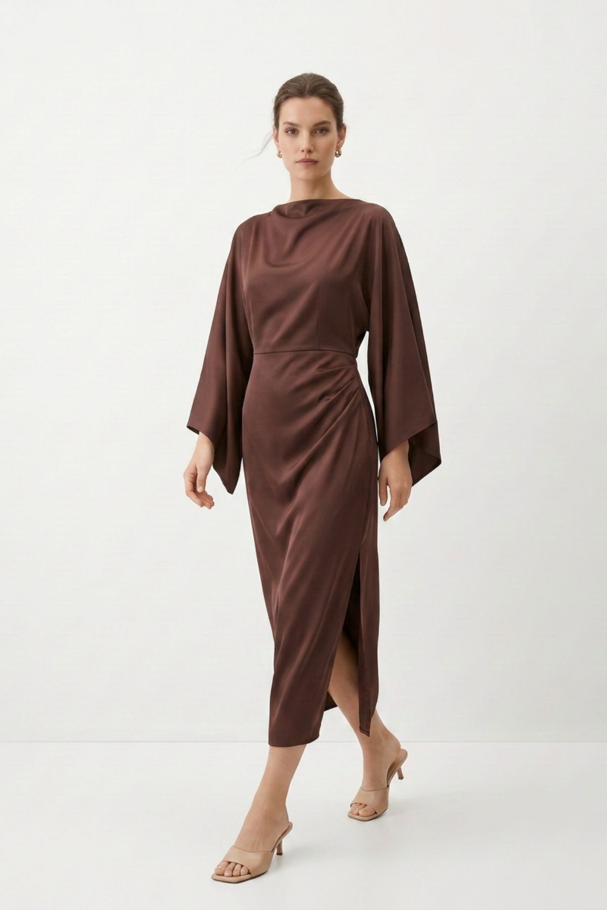 Yarasa Kol Yırtmaçlı Saten Midi Elbise 252767 Kahve - RAYS (1)