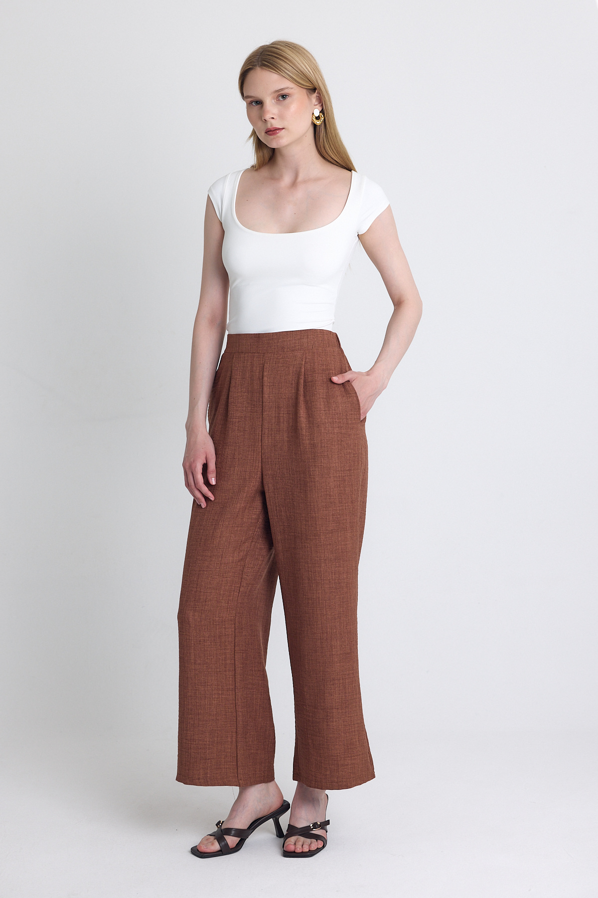 Kahve Yüksek Bel Ön Pile Detaylı Pamuklu Bol Paça Pantolon 8014A - 6