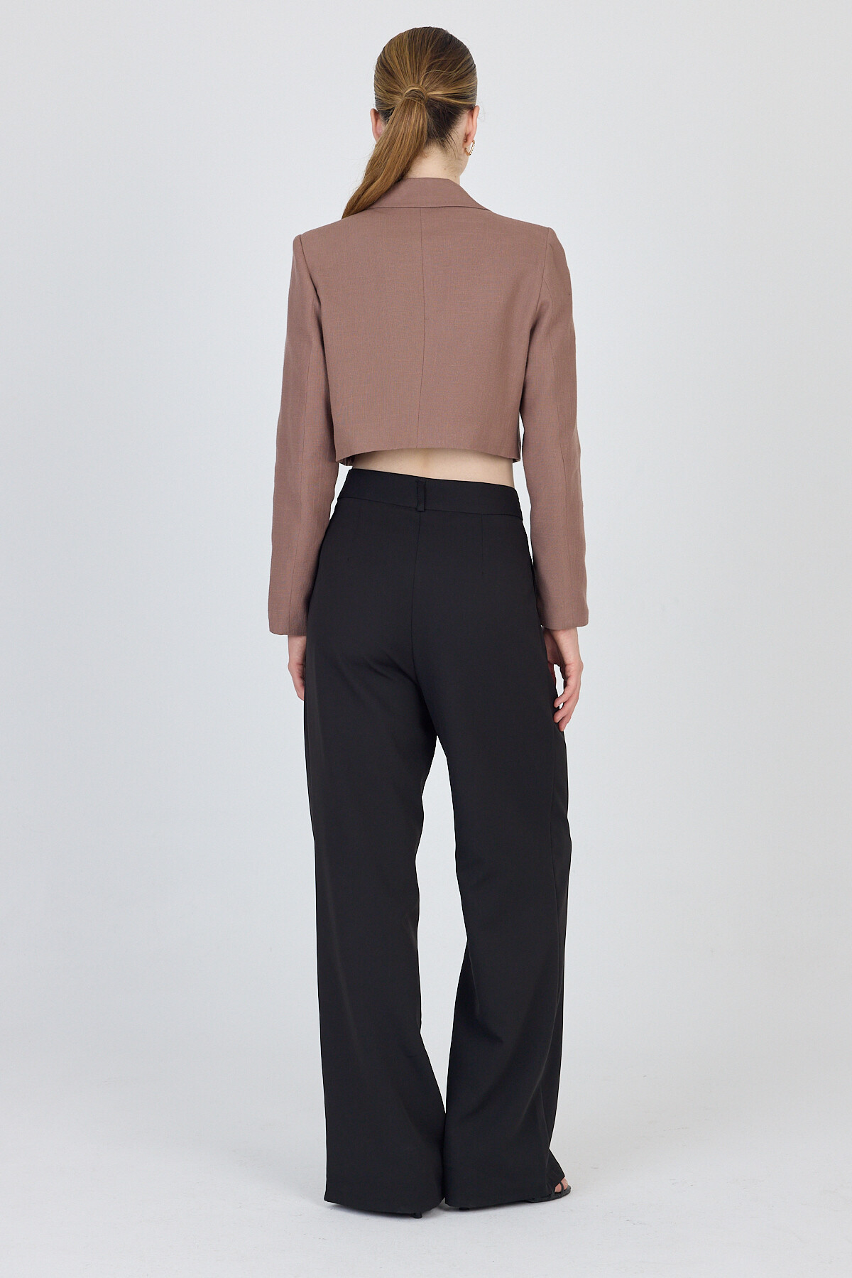 Kahverengi Keten Görünümlü %100 Pamuk Bağlama Detaylı Crop Blazer Ceket 7070 - 5