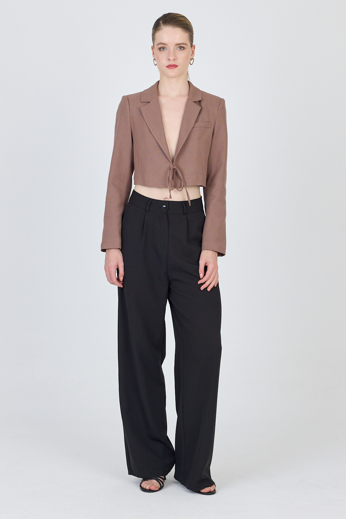 Kahverengi Keten Görünümlü %100 Pamuk Bağlama Detaylı Crop Blazer Ceket 7070 - RAYS