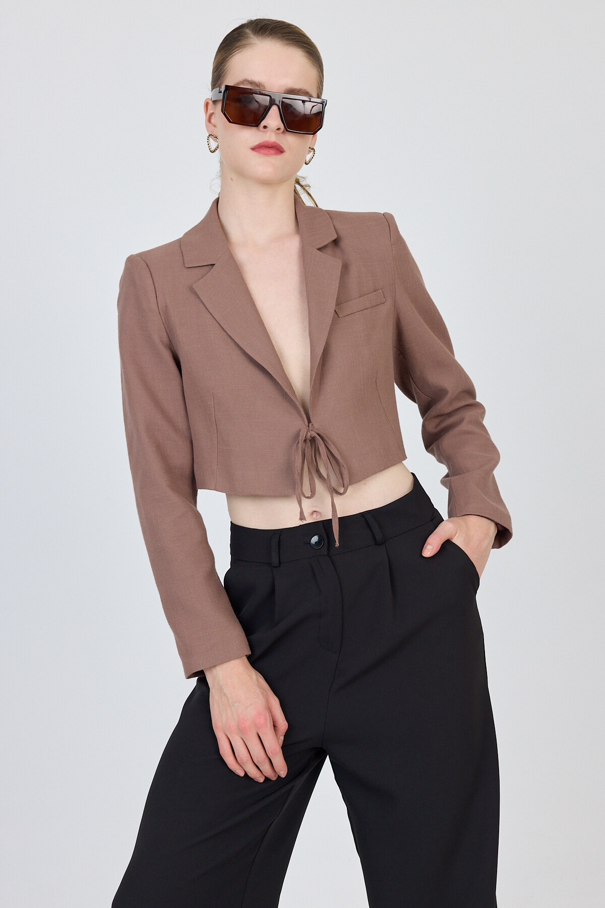 Kahverengi Keten Görünümlü %100 Pamuk Bağlama Detaylı Crop Blazer Ceket 7070 - 7