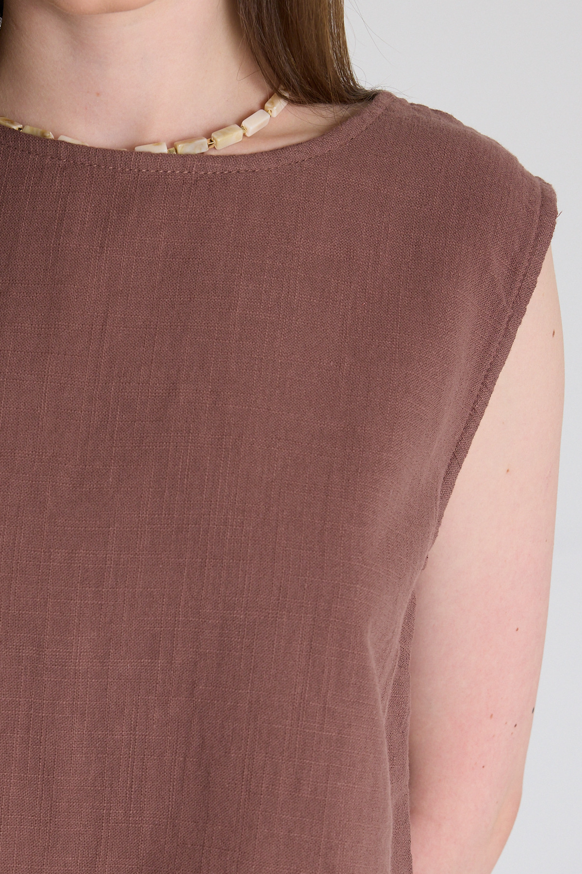 Kahverengi Keten Görünümlü %100 Pamuk Kolsuz Crop Bluz 3419-1 - 4