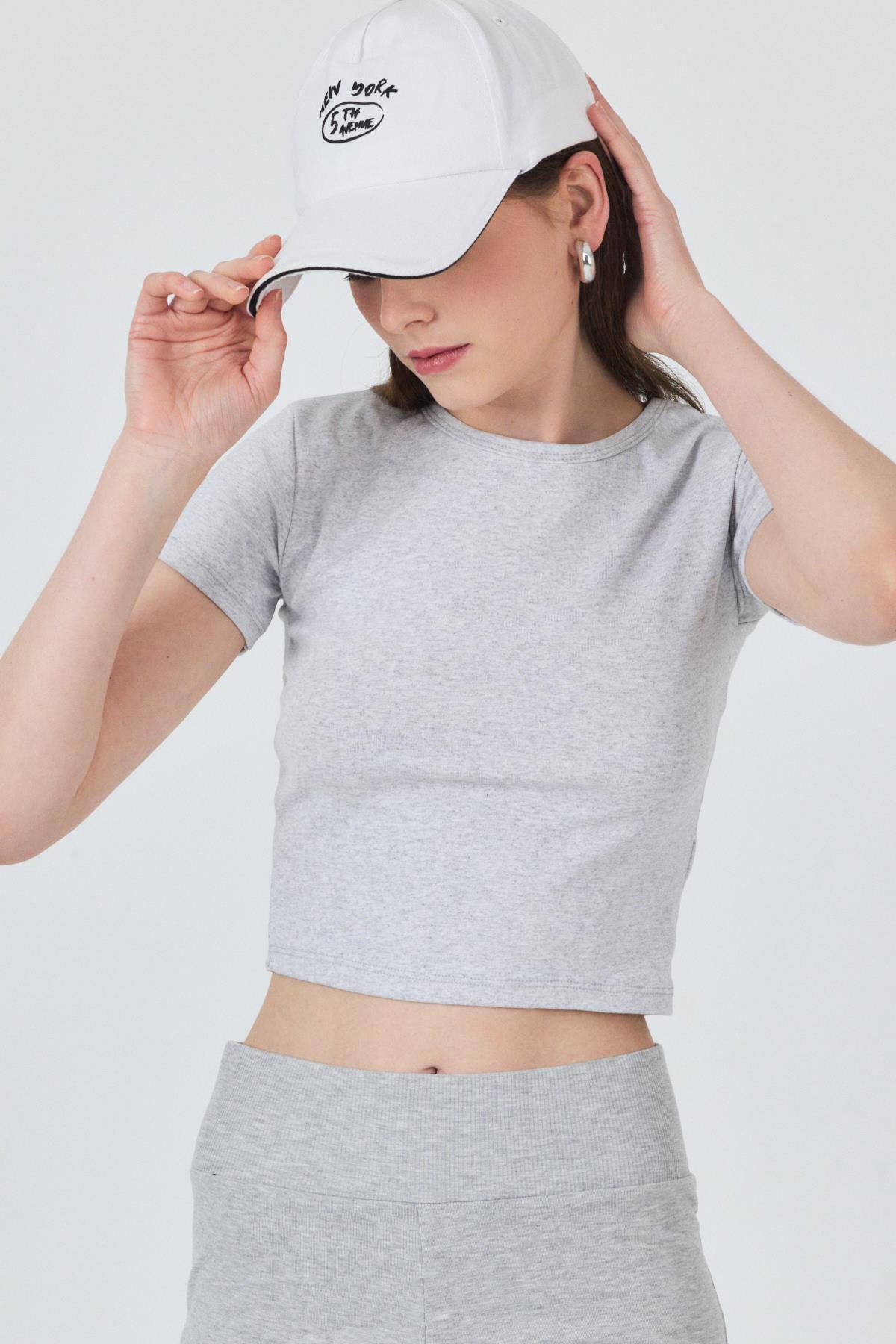 Karmelanj Slim Fit Bisiklet Yaka Crop Tişört 3058 - RAYS