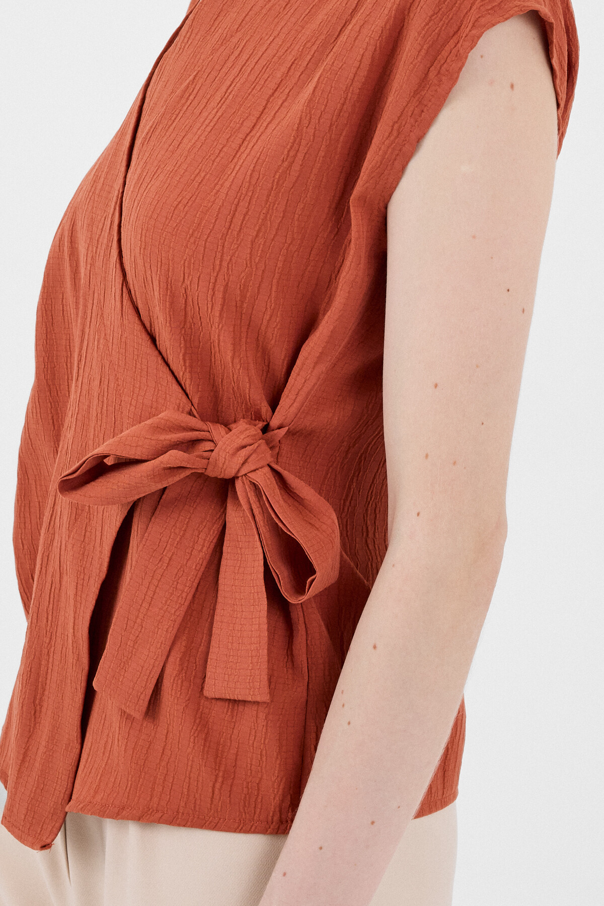 Kiremit Kruvaze Yaka Bağlama Detaylı Bluz 8025A - RAYS