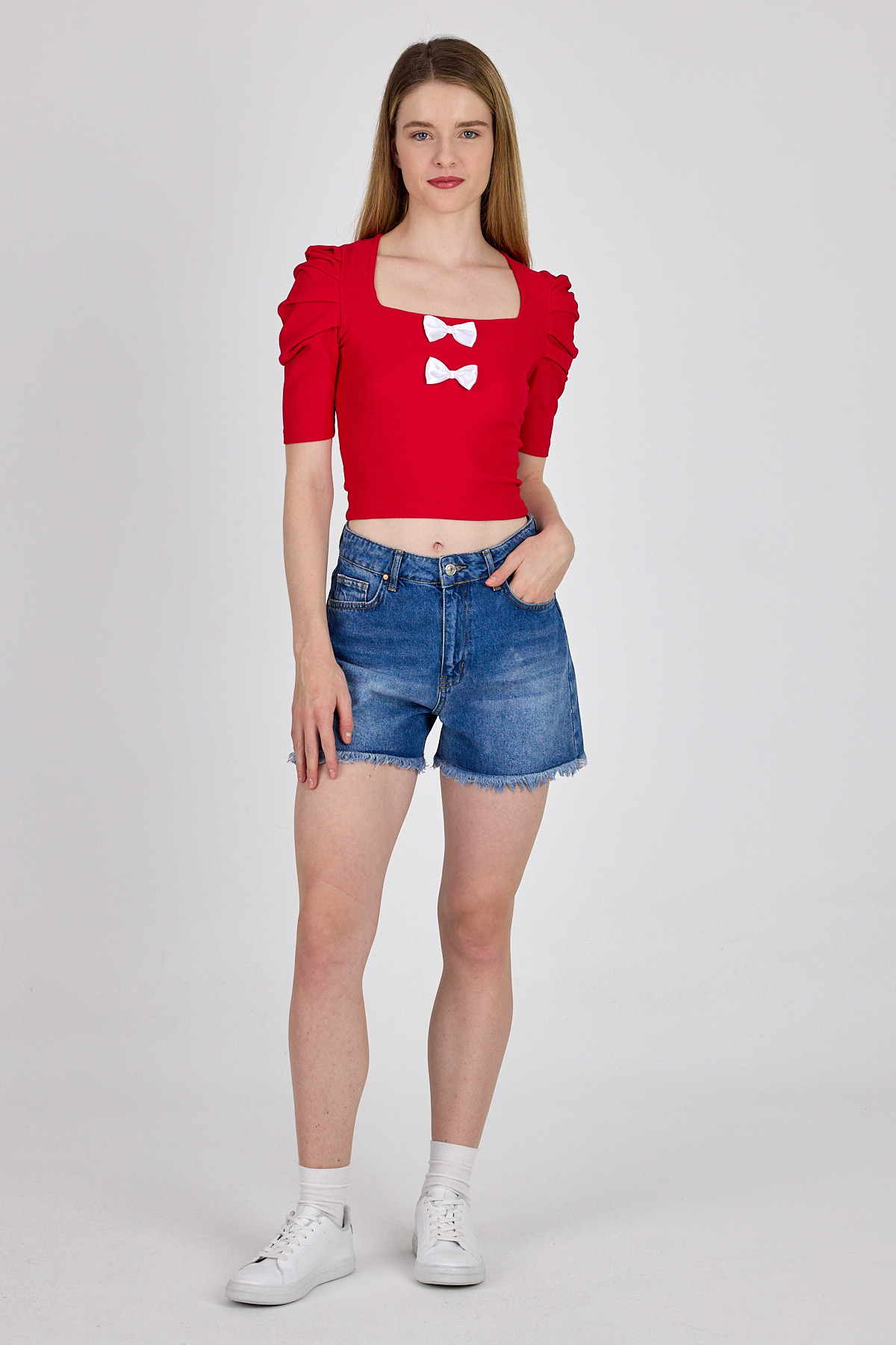Kırmızı Kare Yaka Fiyonk Detaylı Crop Bluz 1349 - 3