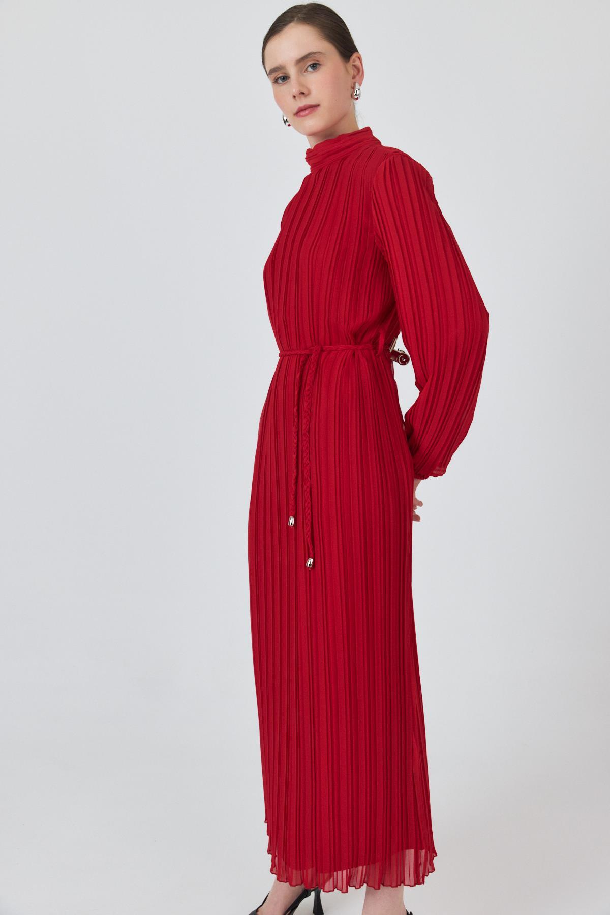 Kırmızı Pileli Uzun Kollu Kemer Detaylı Midi Boy Elbise 020 - 7