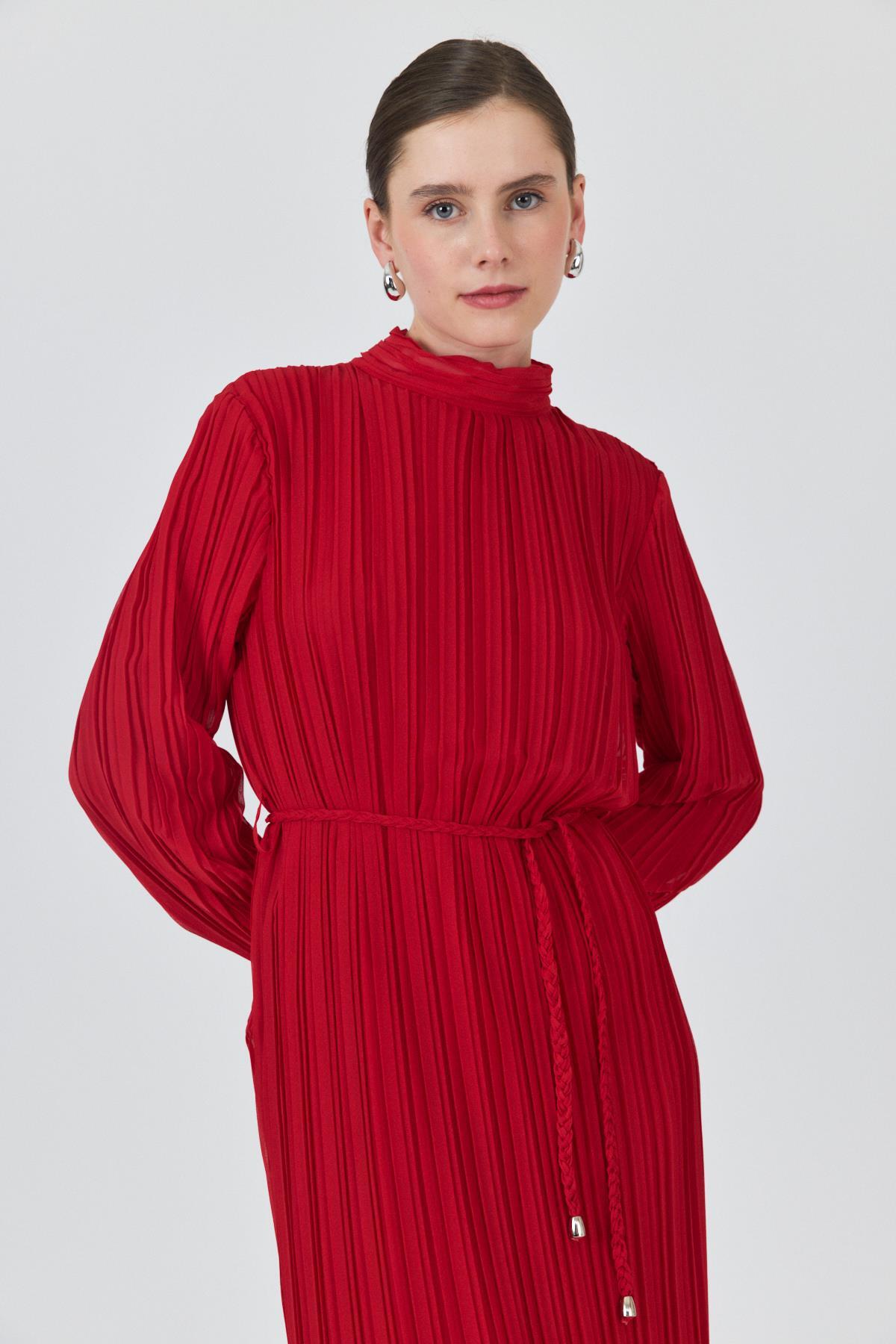 Kırmızı Pileli Uzun Kollu Kemer Detaylı Midi Boy Elbise 020 - 3