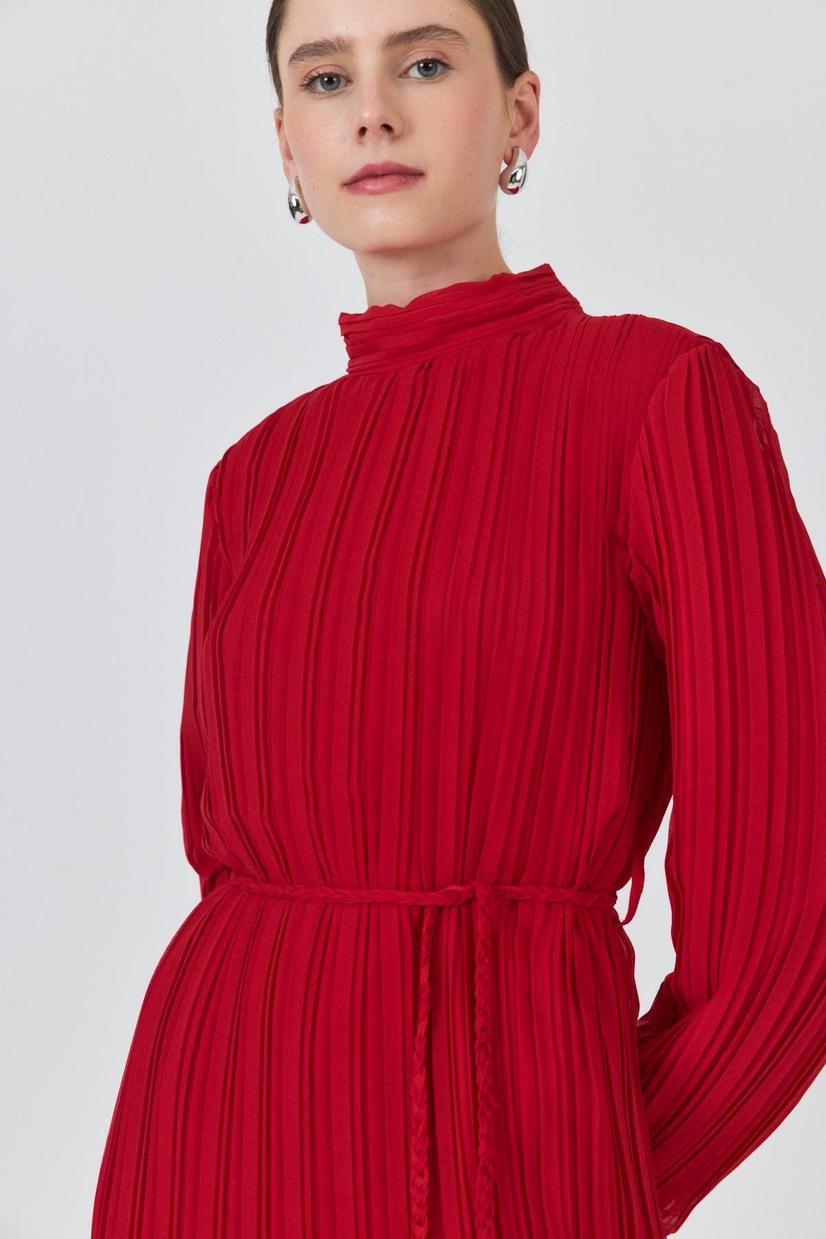 Kırmızı Pileli Uzun Kollu Kemer Detaylı Midi Boy Elbise 020 - 4
