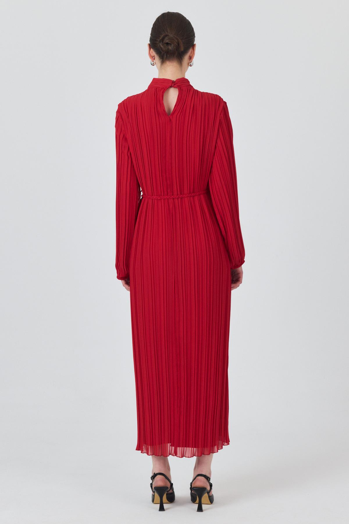 Kırmızı Pileli Uzun Kollu Kemer Detaylı Midi Boy Elbise 020 - 5