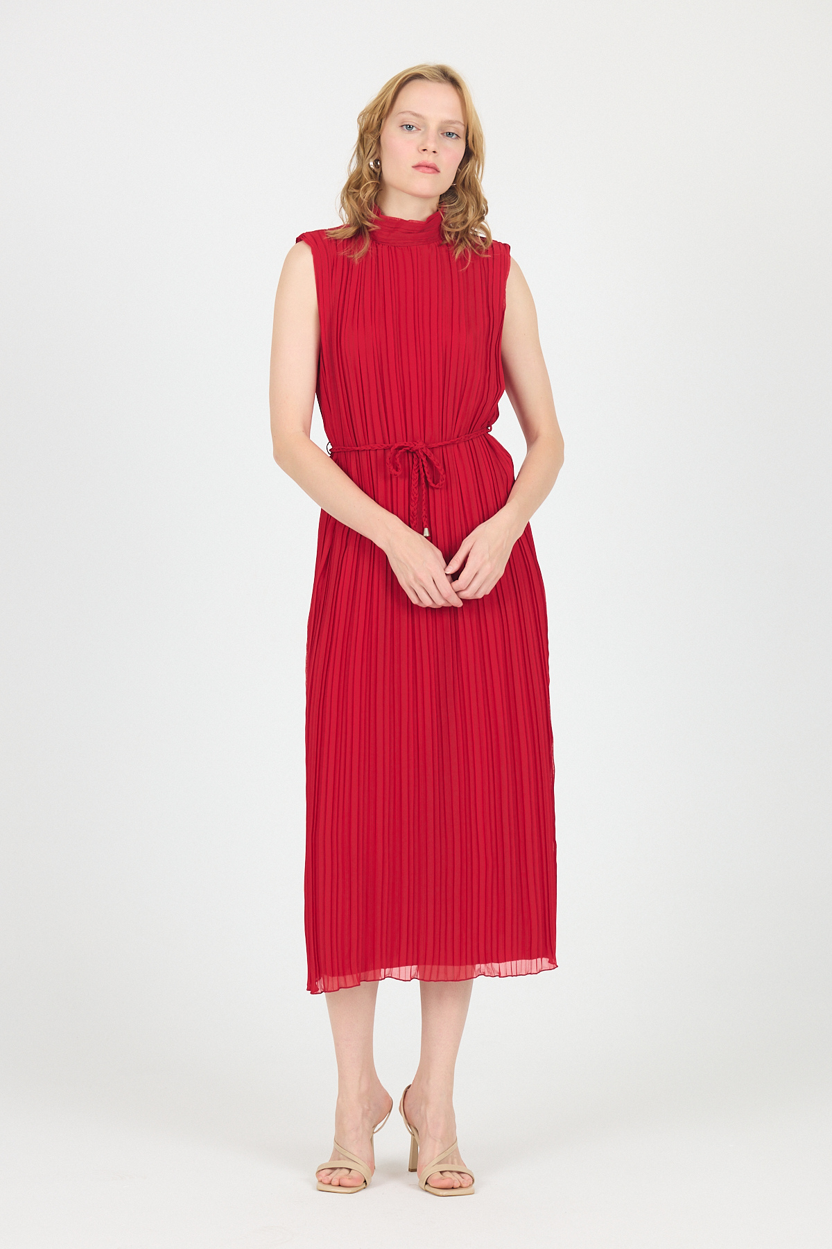 Kırmızı Şifon Kolsuz Pileli Bel Bağlamalı Midi Elbise 118 - 2