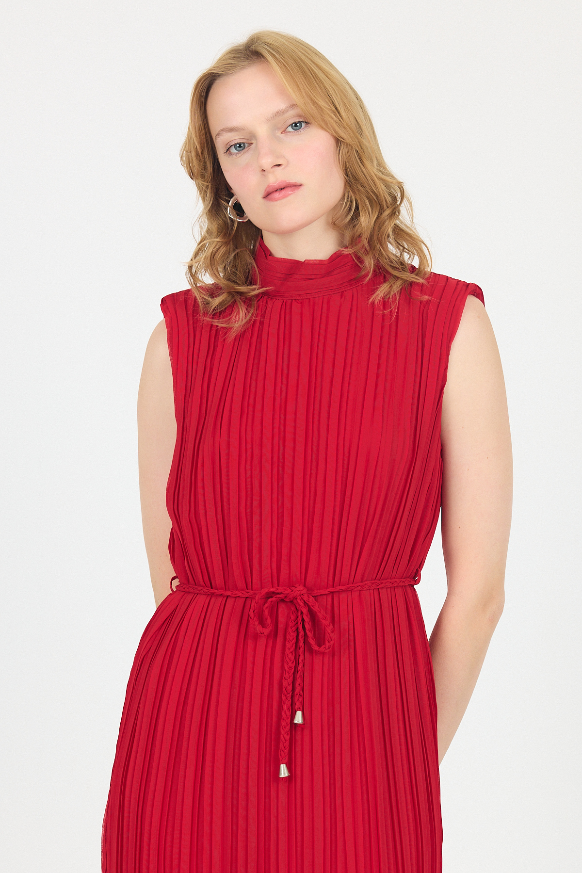 Kırmızı Şifon Kolsuz Pileli Bel Bağlamalı Midi Elbise 118 - 3