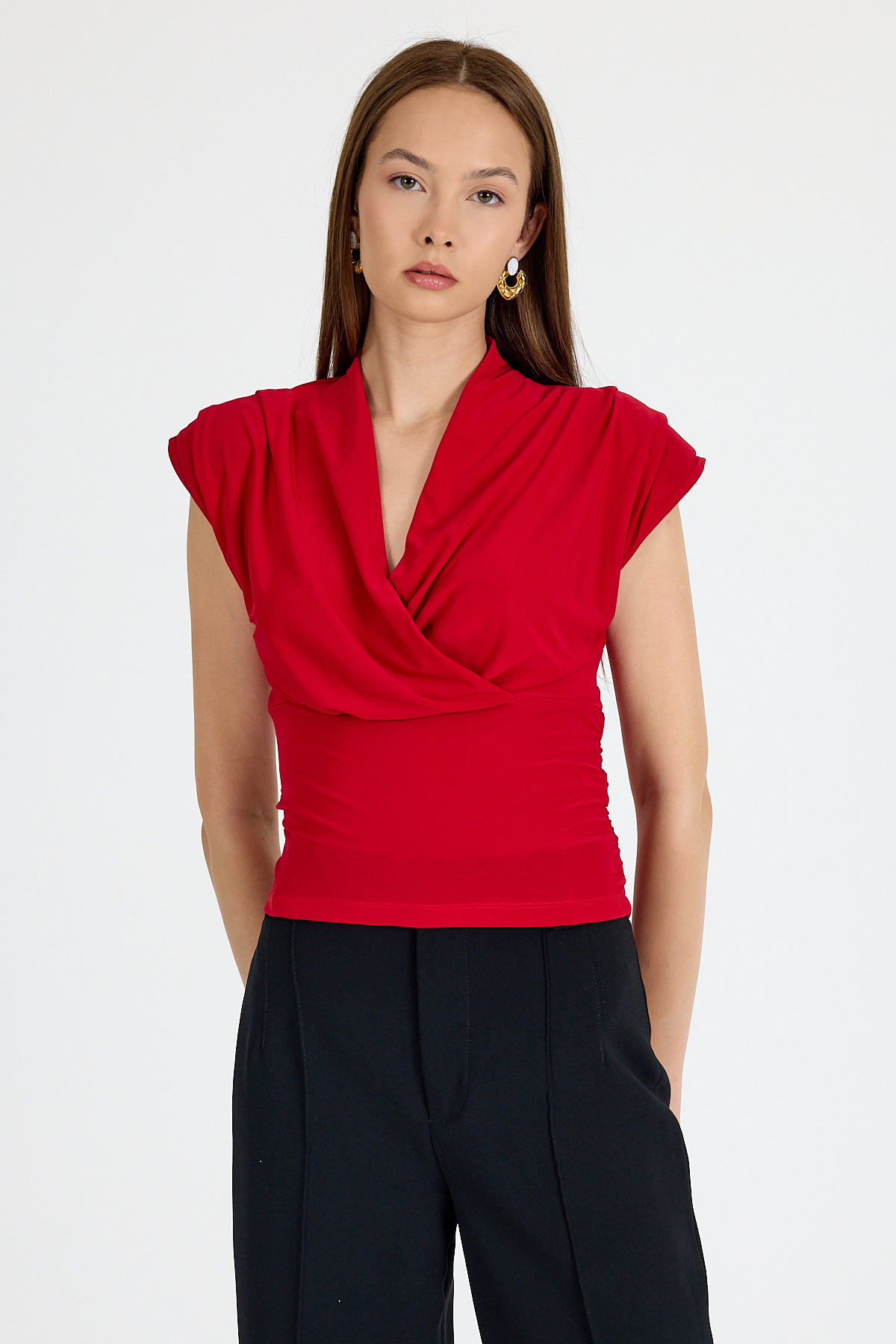 Kırmızı Vatkalı Kruvaze Yaka Drapeli Bluz 2487 - RAYS