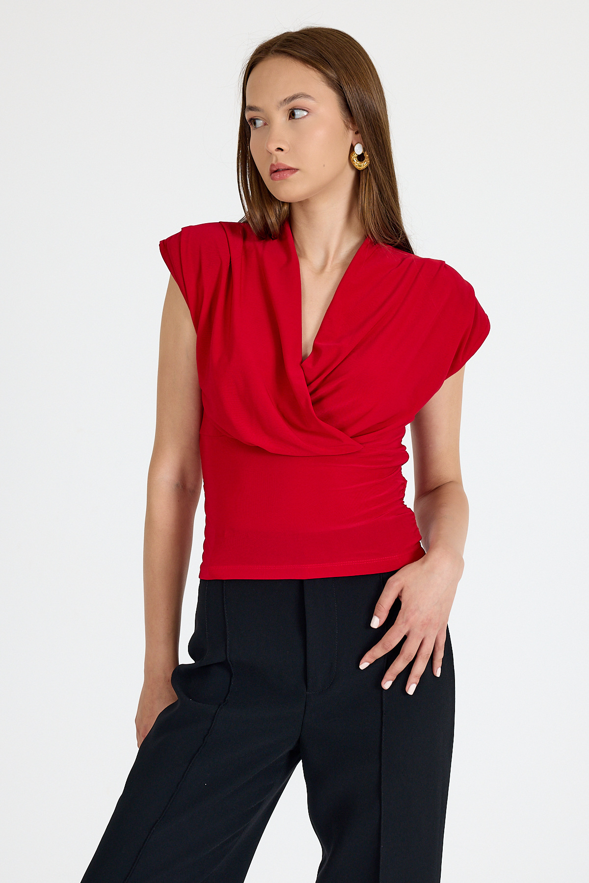 Kırmızı Vatkalı Kruvaze Yaka Drapeli Bluz 2487 - 6