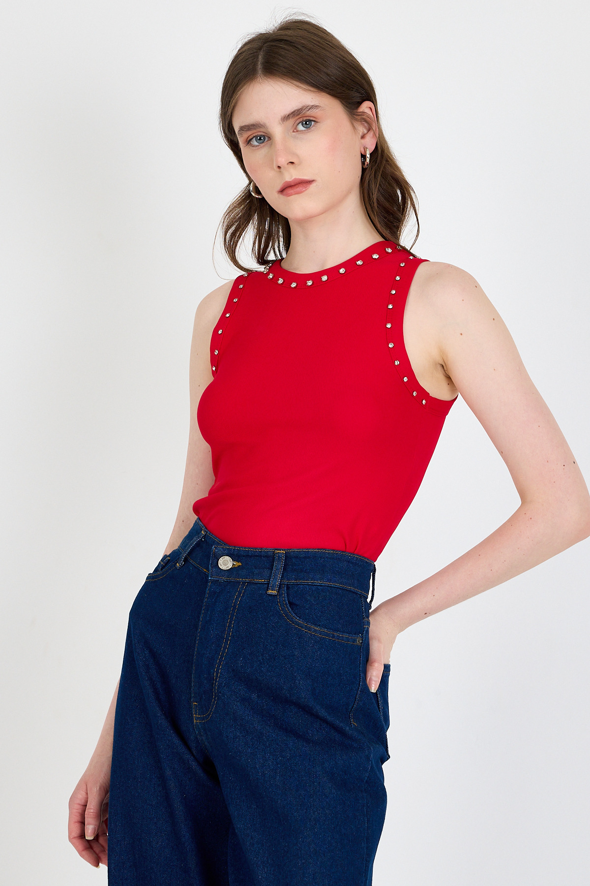 Kırmızı Yaka Ve Omuz Taş Detaylı Ribanalı Örme Atlet 1249 