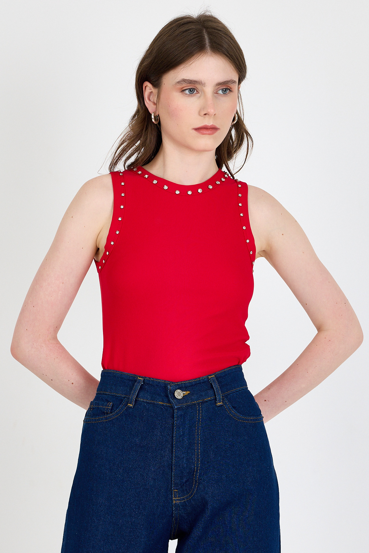 Kırmızı Yaka Ve Omuz Taş Detaylı Ribanalı Örme Atlet 1249 - 2